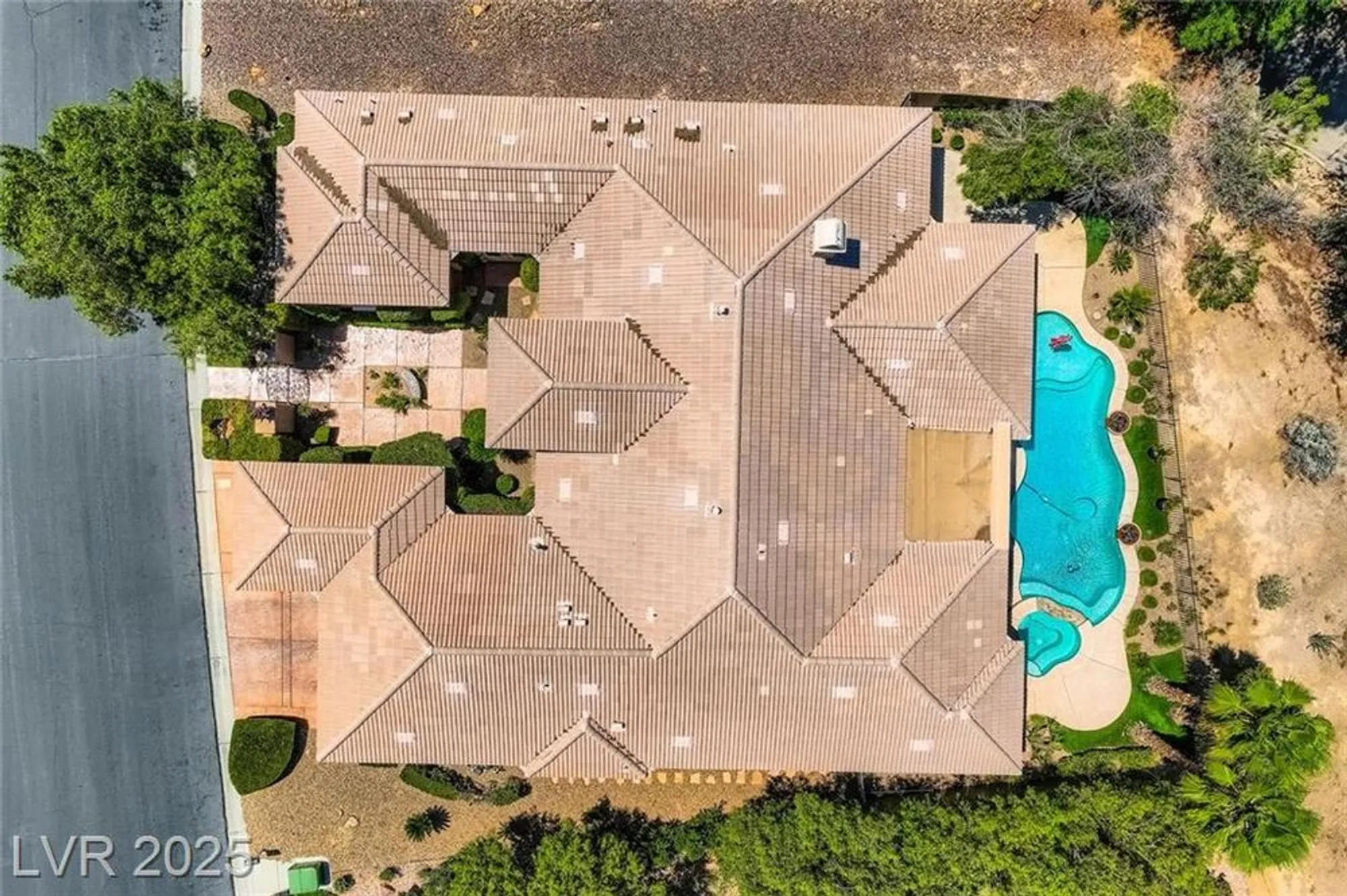 Property Slideshow image 60 of 72 | 4719 riva de romanza st, Las Vegas, NV, 89135