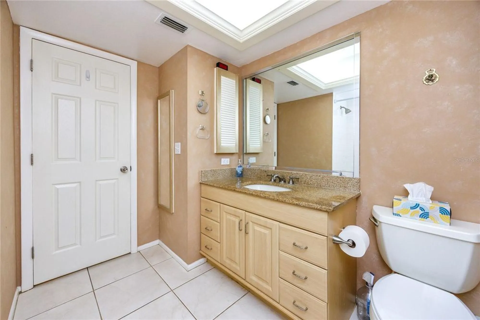 Property Slideshow image 19 of 31 | 2390 shelly dr d, Palm Harbor, FL, 34684
