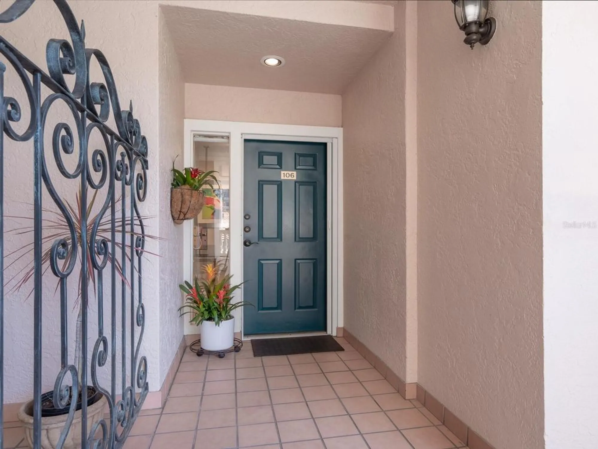 Property Slideshow image 5 of 59 | 5420 eagles point cir 106, Sarasota, FL, 34231