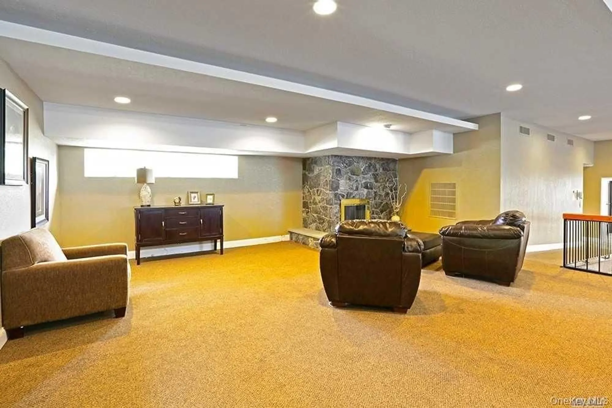 Property Slideshow image 23 of 31 | 77 village cir, Manorville, NY, 11949