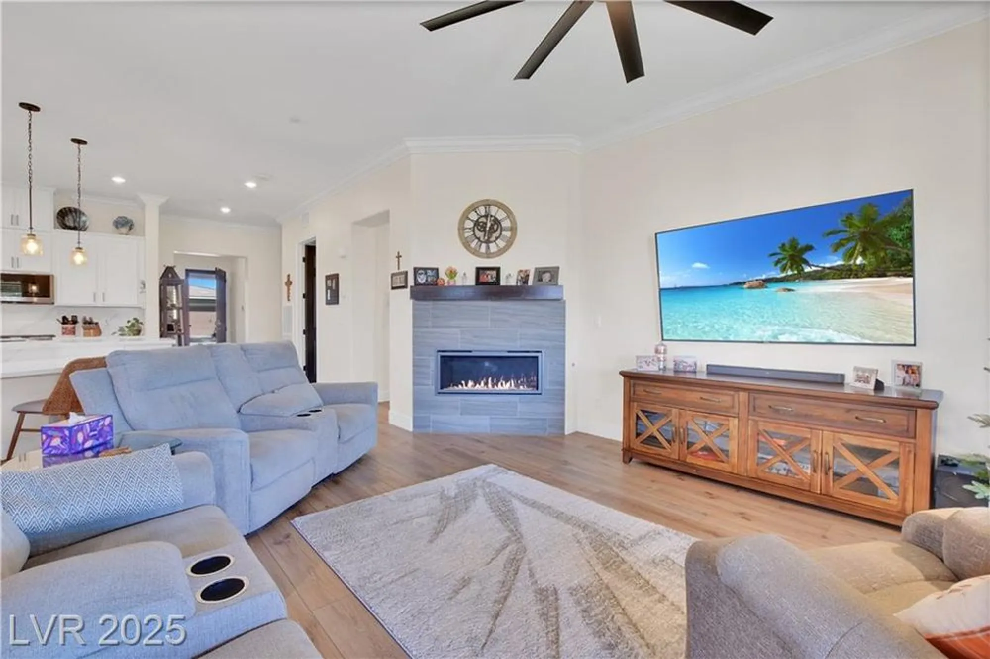 Property Slideshow image 4 of 30 | 677 look lively ct, Henderson, NV, 89011