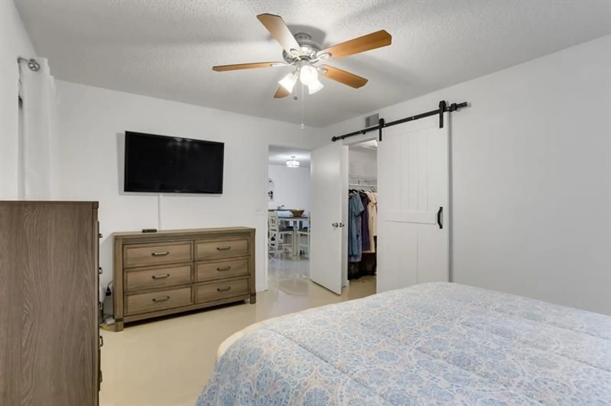 Property Slideshow image 21 of 33 | 395 bennington ln, Lake Worth, FL, 33467