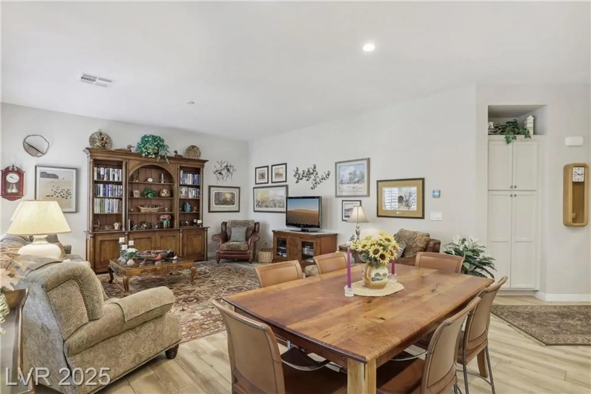 Property Slideshow image 22 of 87 | 10057 regency canyon way, Las Vegas, NV, 89148