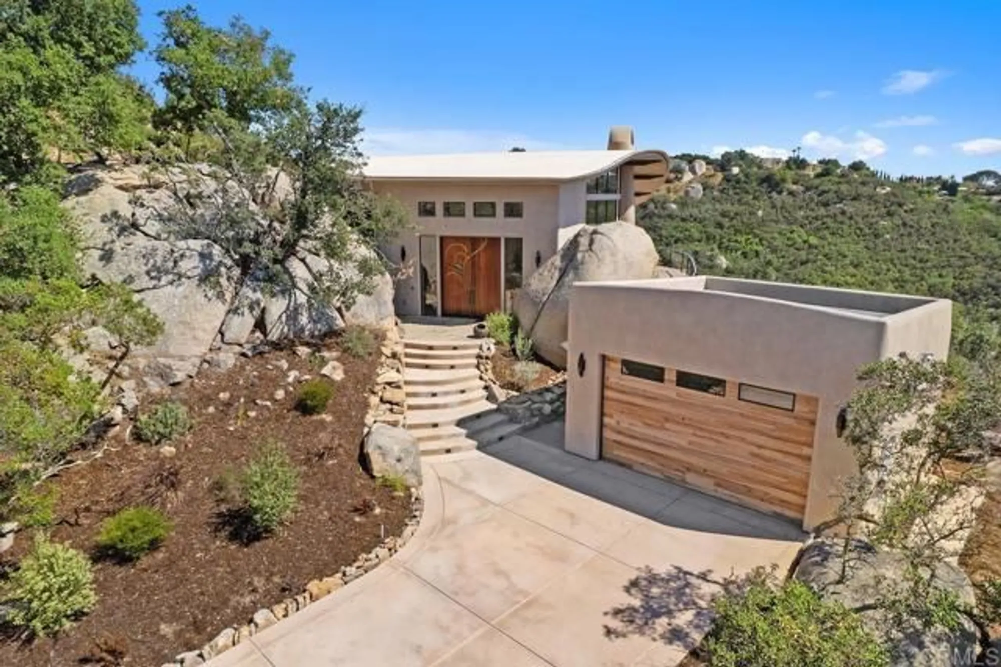 Property Slideshow image 14 of 57 | 10027 tall oak dr, Escondido, CA, 92026