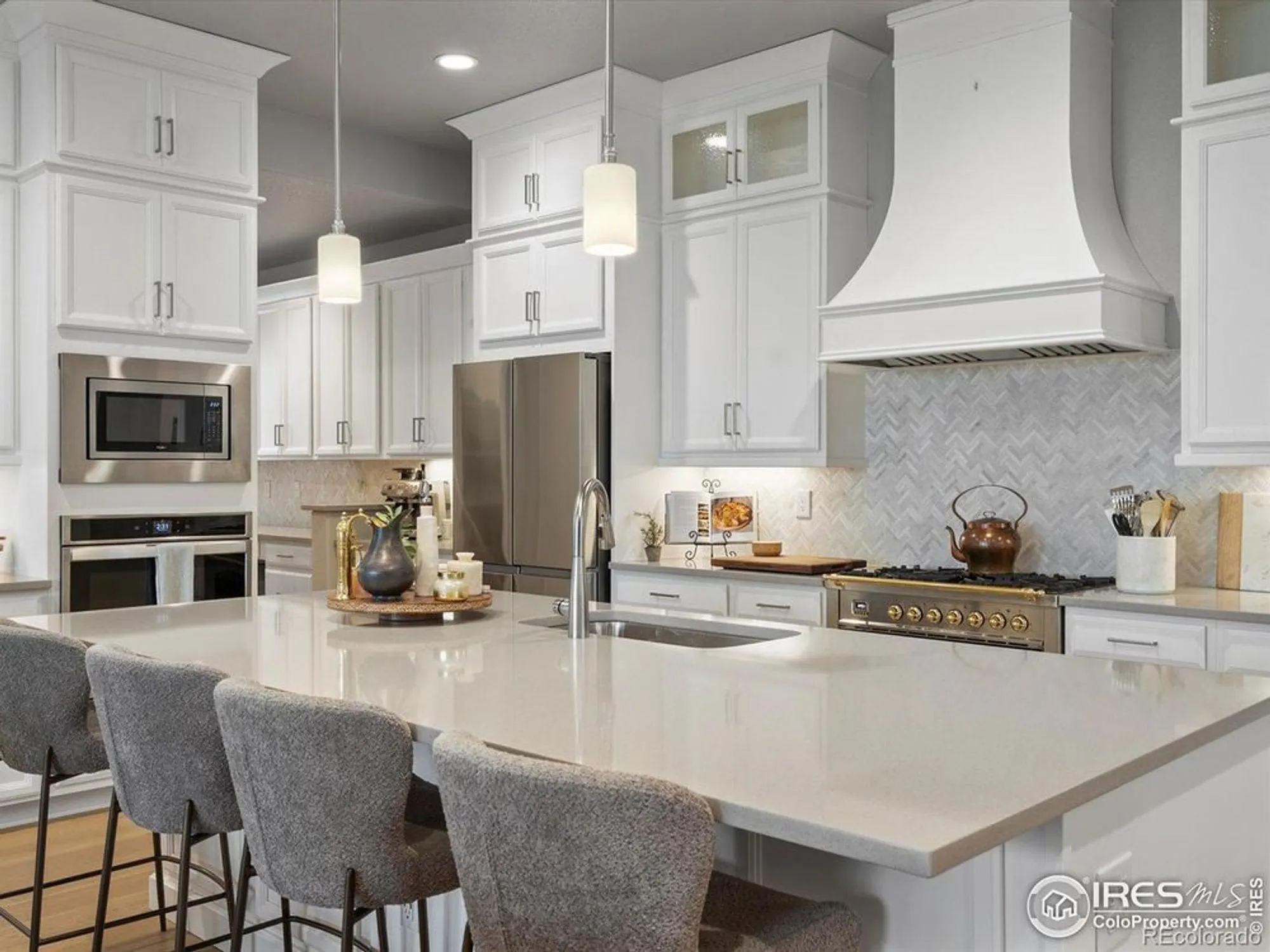 Property Slideshow image 7 of 39 | 9035 s shawnee ct, Aurora, CO, 80016