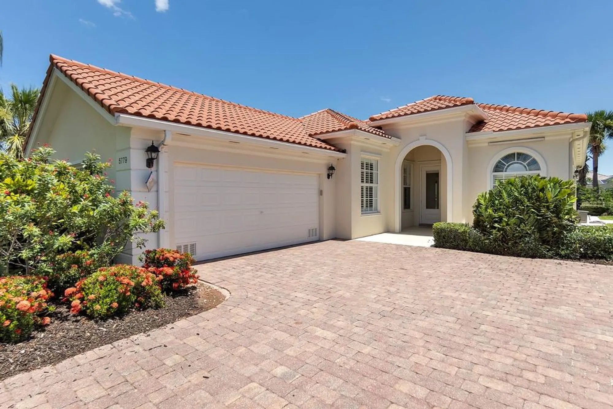 Property Slideshow image 2 of 40 | 5779 wilena pl, Sarasota, FL, 34238