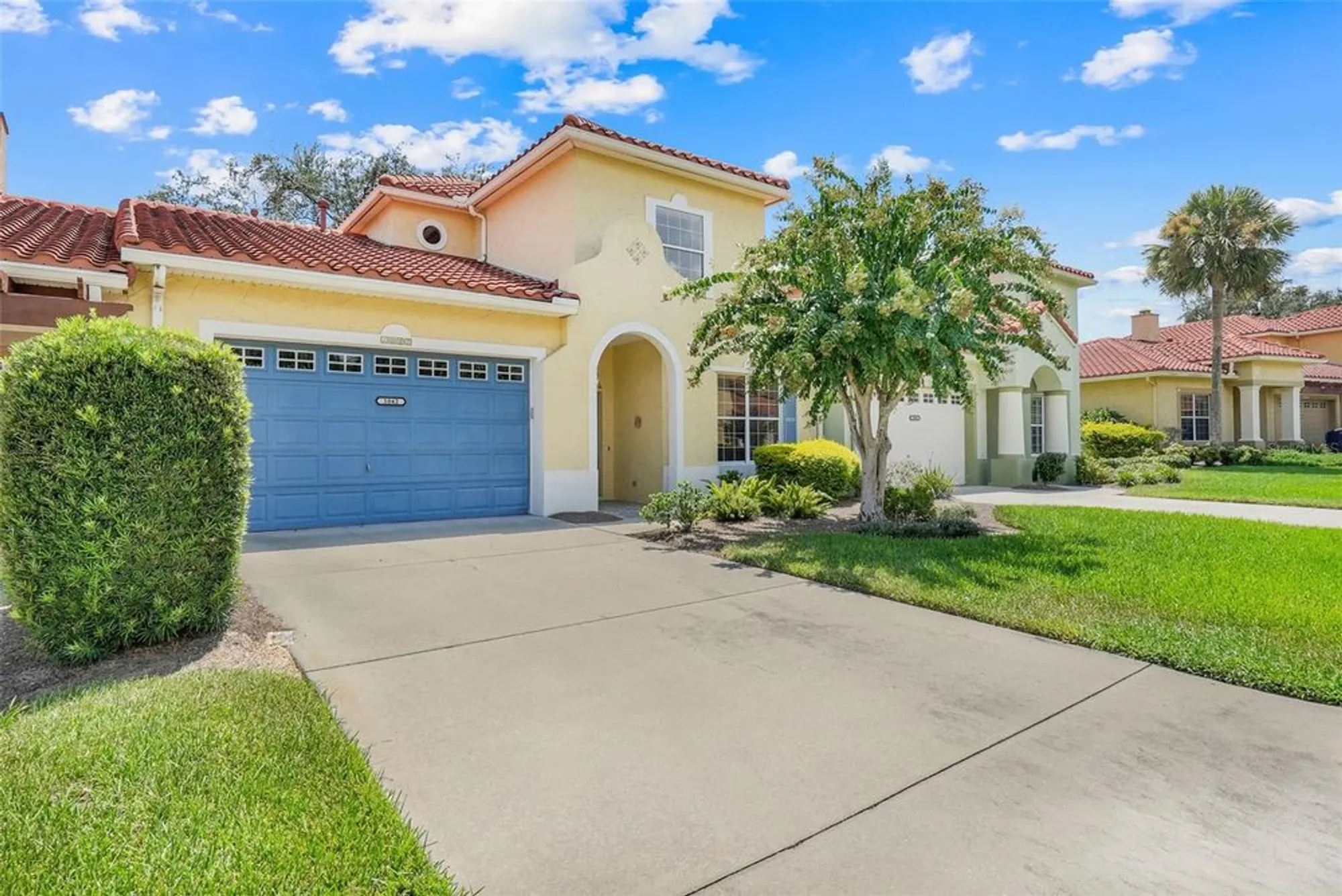 Property Slideshow image 2 of 46 | 1042 avenida sonoma, Lady Lake, FL, 32159