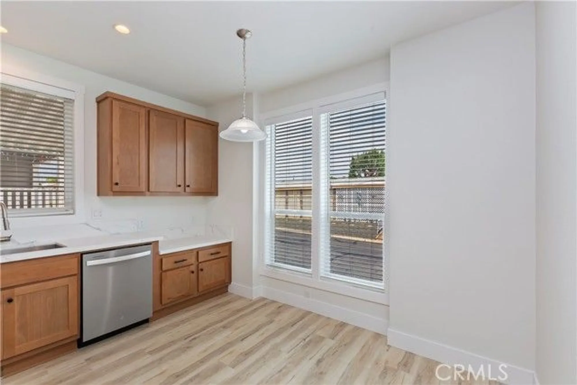 Property Slideshow image 20 of 38 | 991 norwich way, Corona, CA, 92882