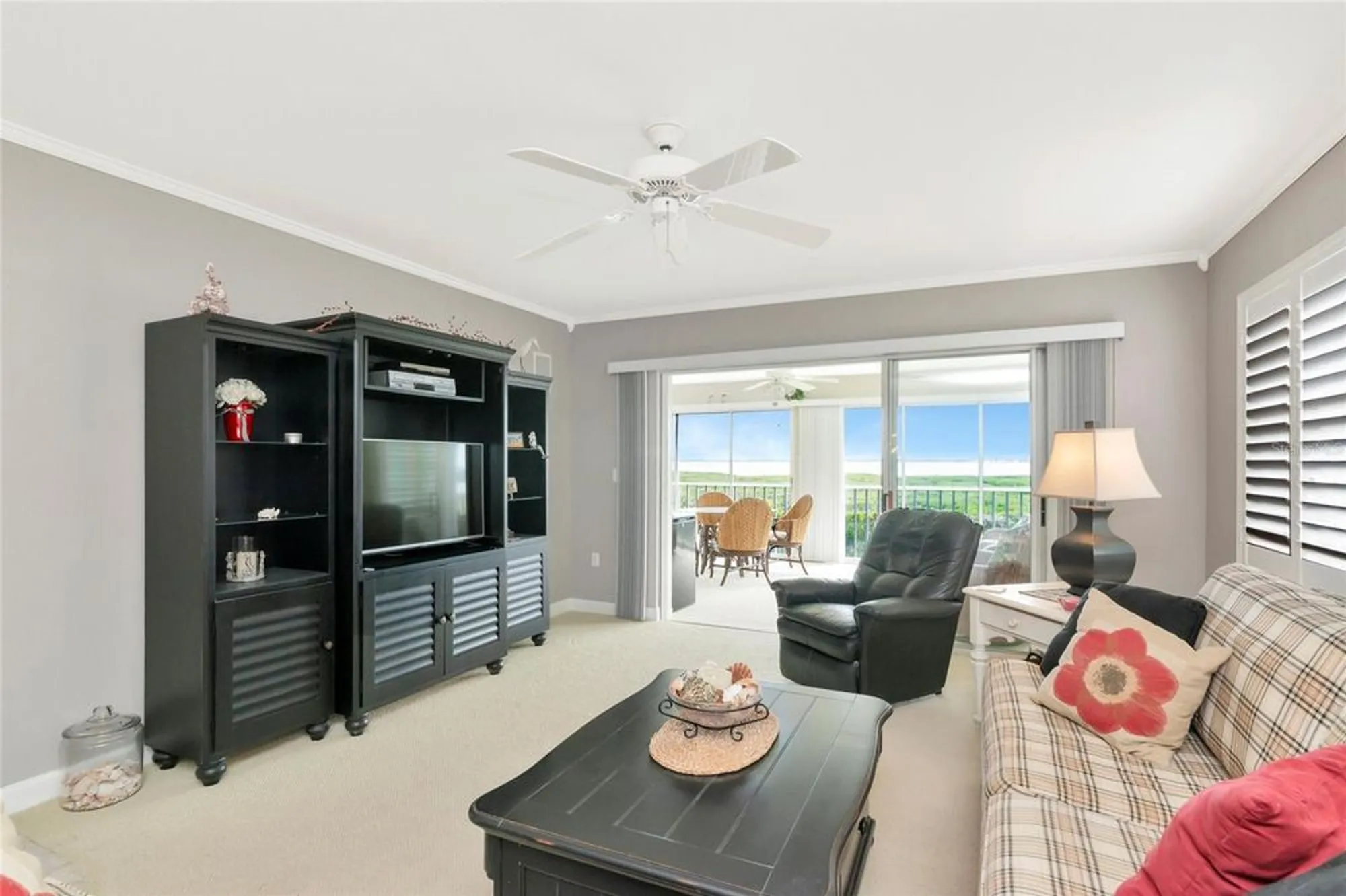 Property Slideshow image 22 of 52 | 1145 edgewater cir # 1145, Bradenton, FL, 34209