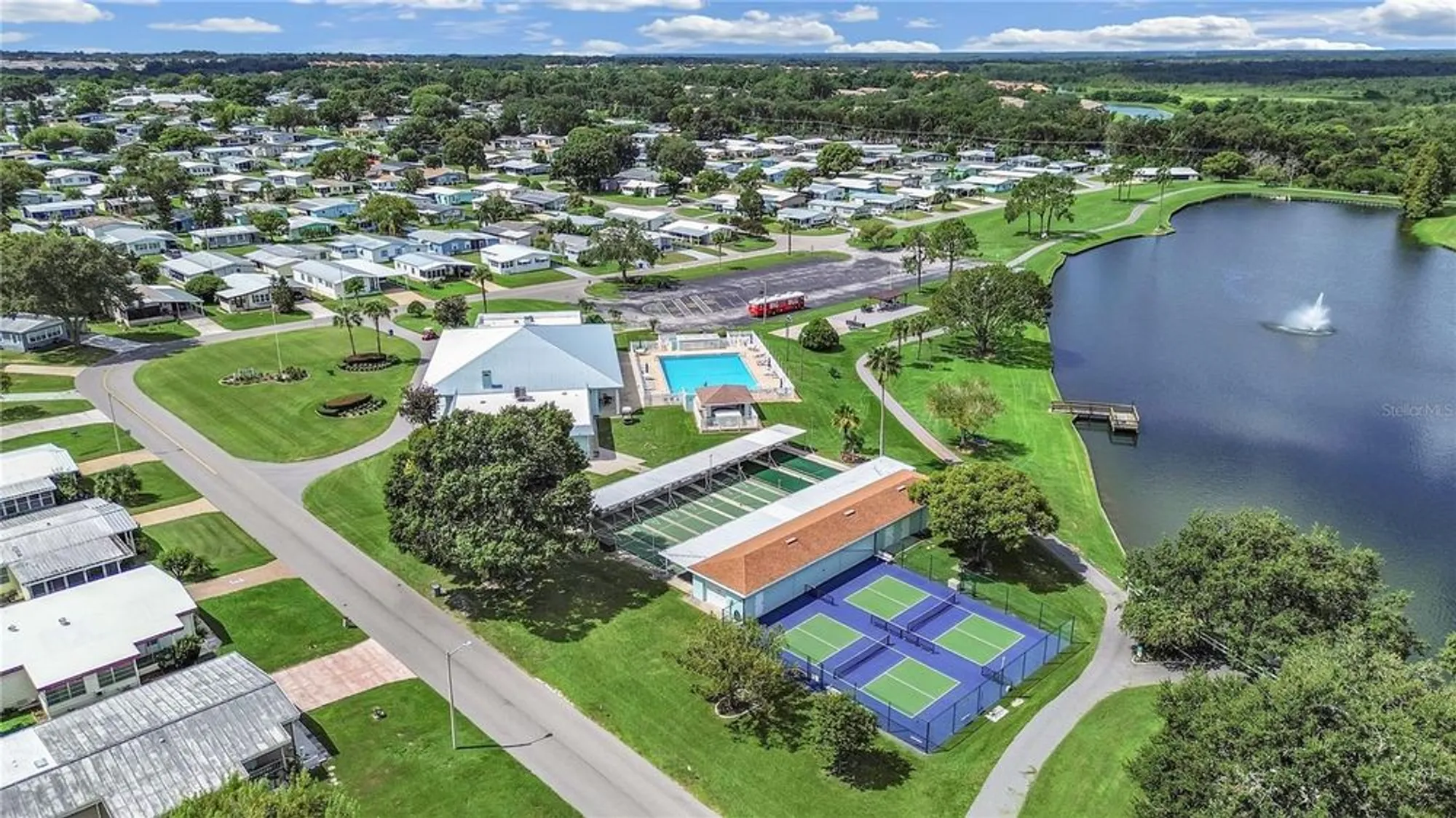 Property Slideshow image 37 of 45 | 4909 foxwood lake dr, Lakeland, FL, 33810