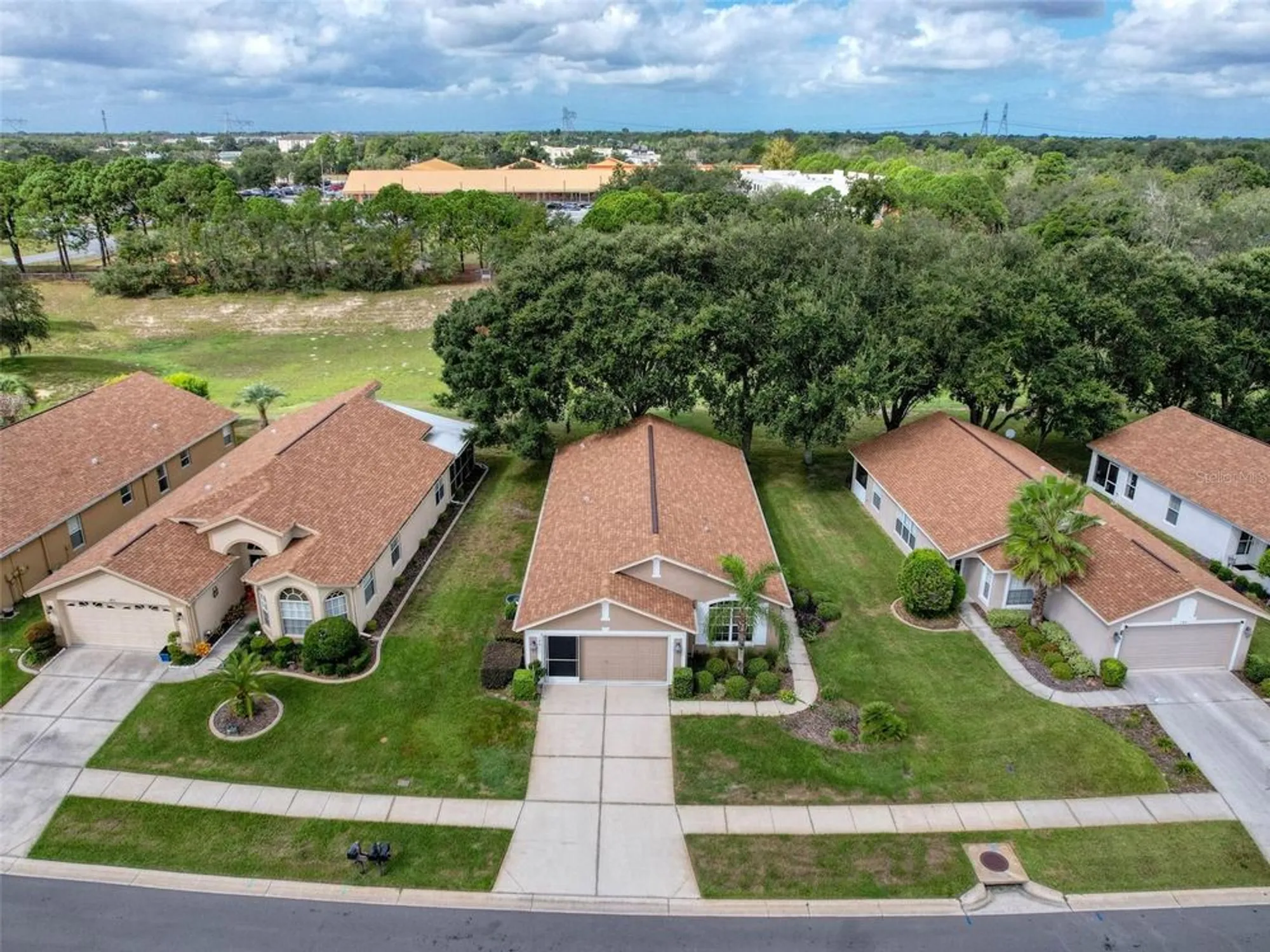 Property Slideshow image 4 of 61 | 189 center oak cir, Spring Hill, FL, 34609