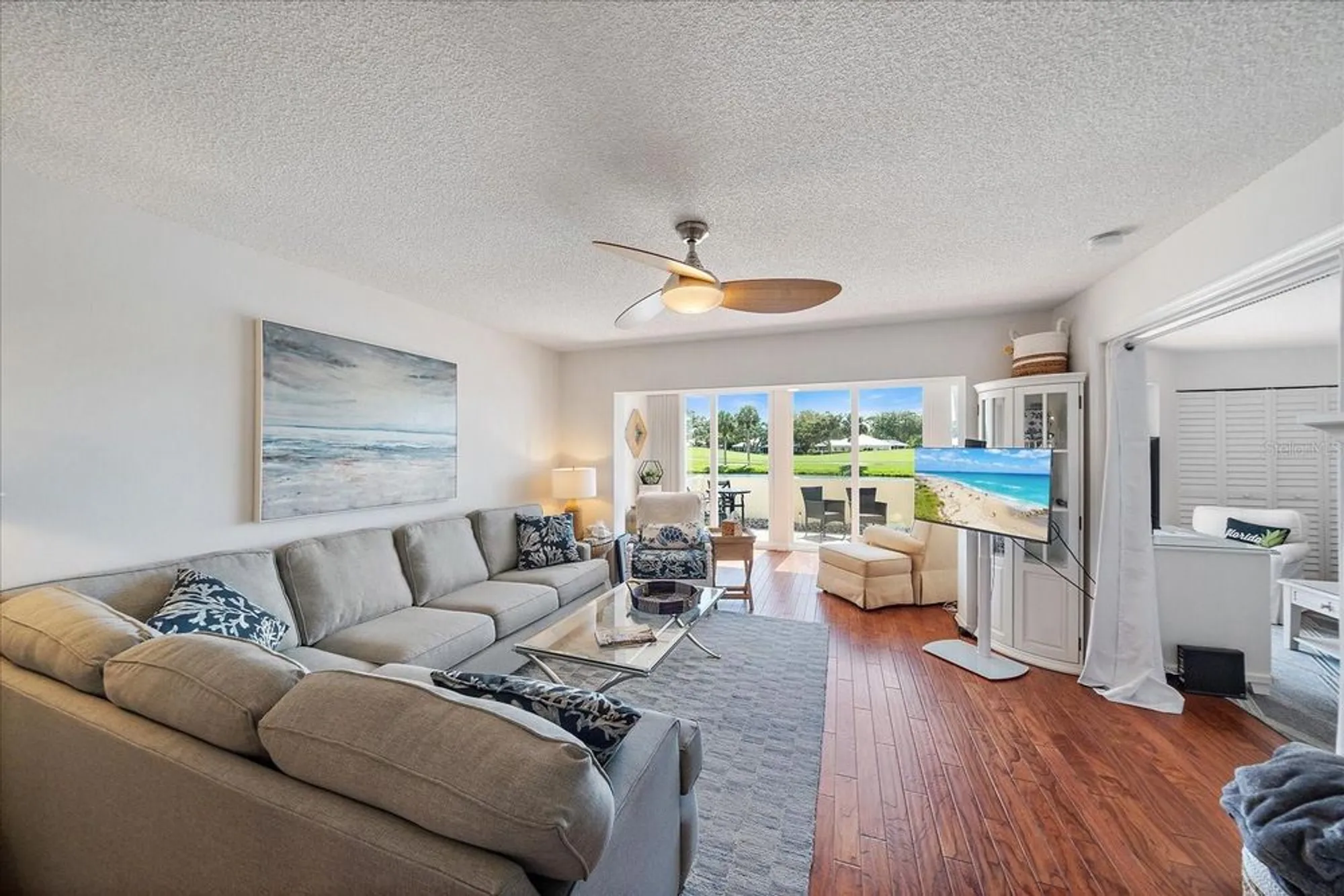 Property Slideshow image 14 of 76 | 425 cerromar ter 359, Venice, FL, 34293