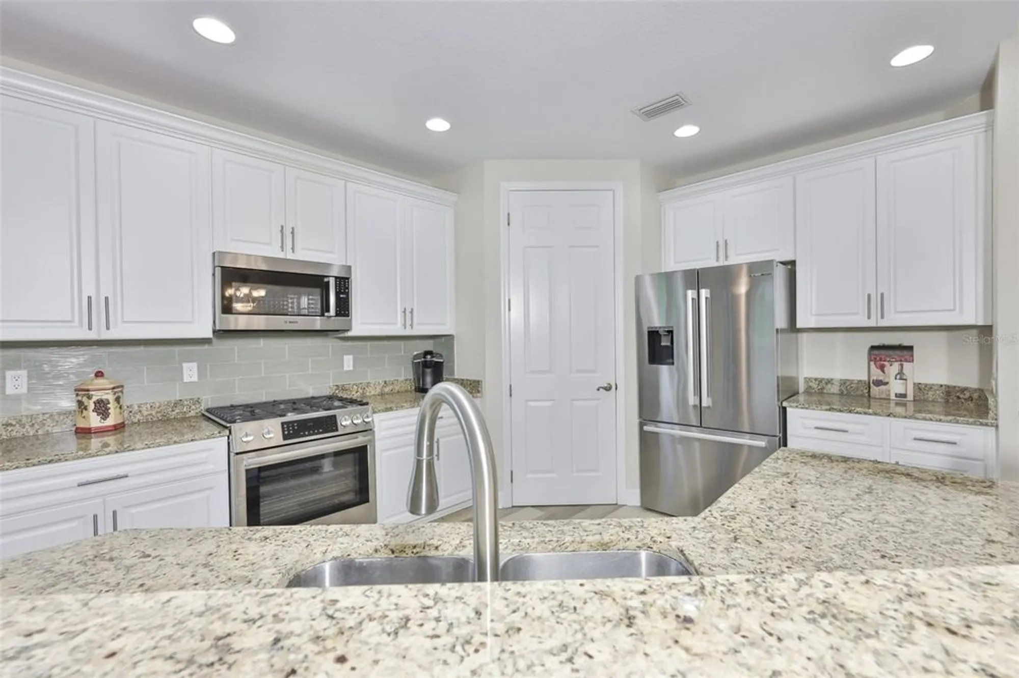Property Slideshow image 17 of 56 | 1417 emerald dunes dr, Sun City Center, FL, 33573