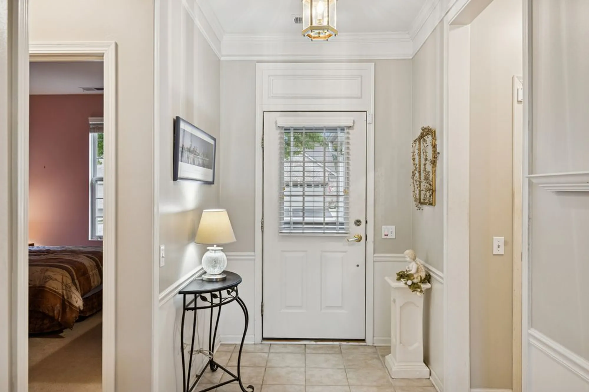 Property Slideshow image 4 of 20 | 2596 venetian ln, Elgin, IL, 60124