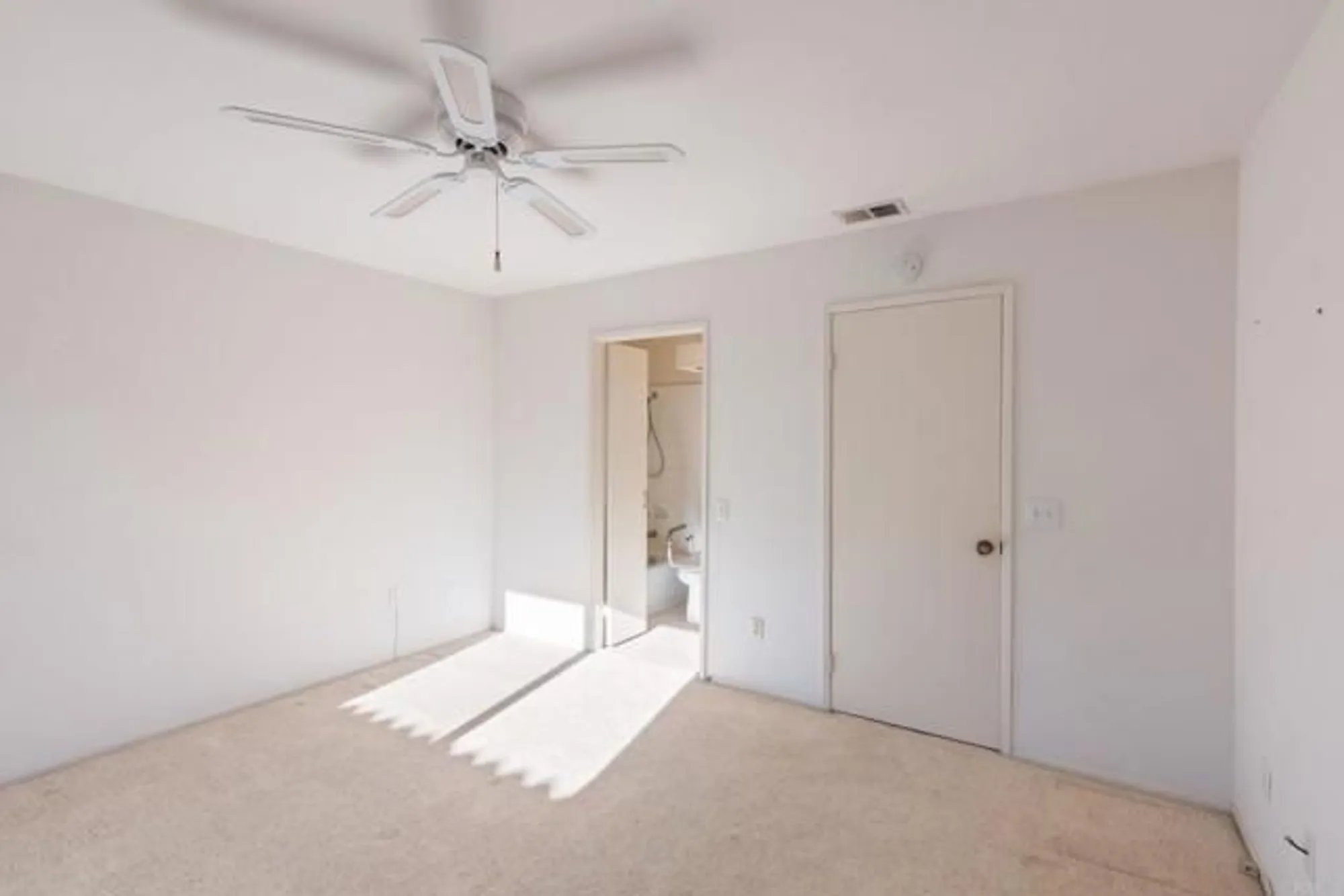 Property Slideshow image 12 of 29 | 1926 springdale ln, Encinitas, CA, 92024