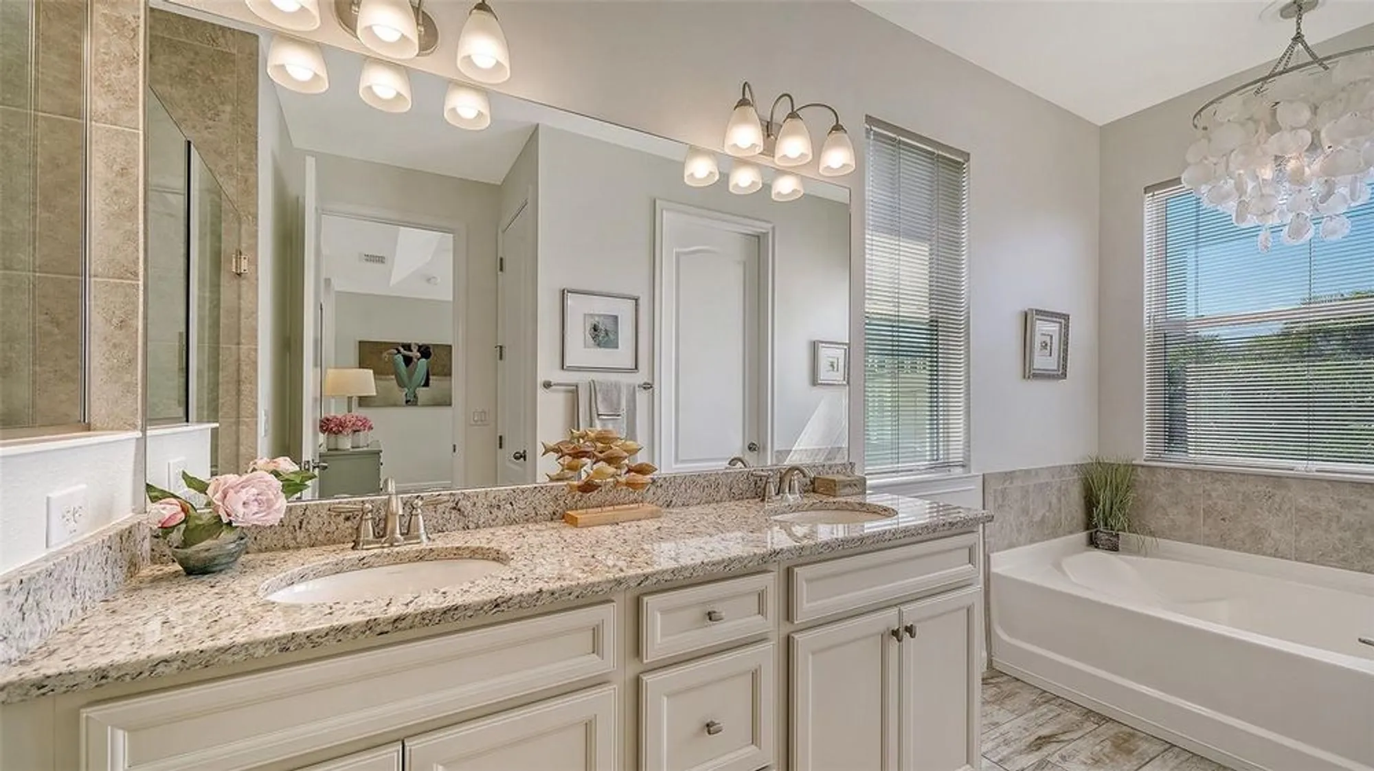 Property Slideshow image 27 of 51 | 11211 spring gate trl, Lakewood Ranch, FL, 34211