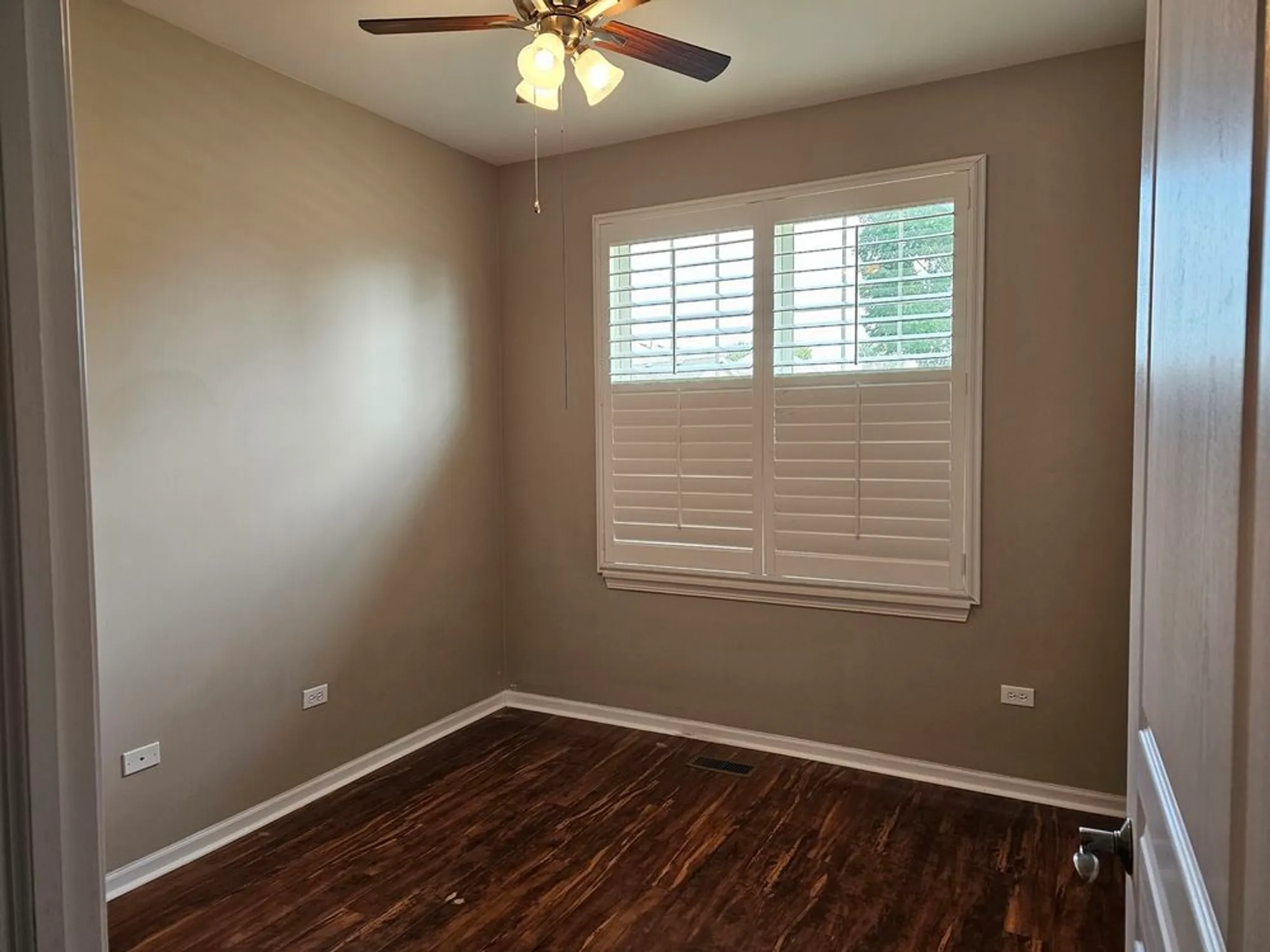 Property Slideshow image 10 of 20 | 16613 buckner pond way, Crest Hill, IL, 60403