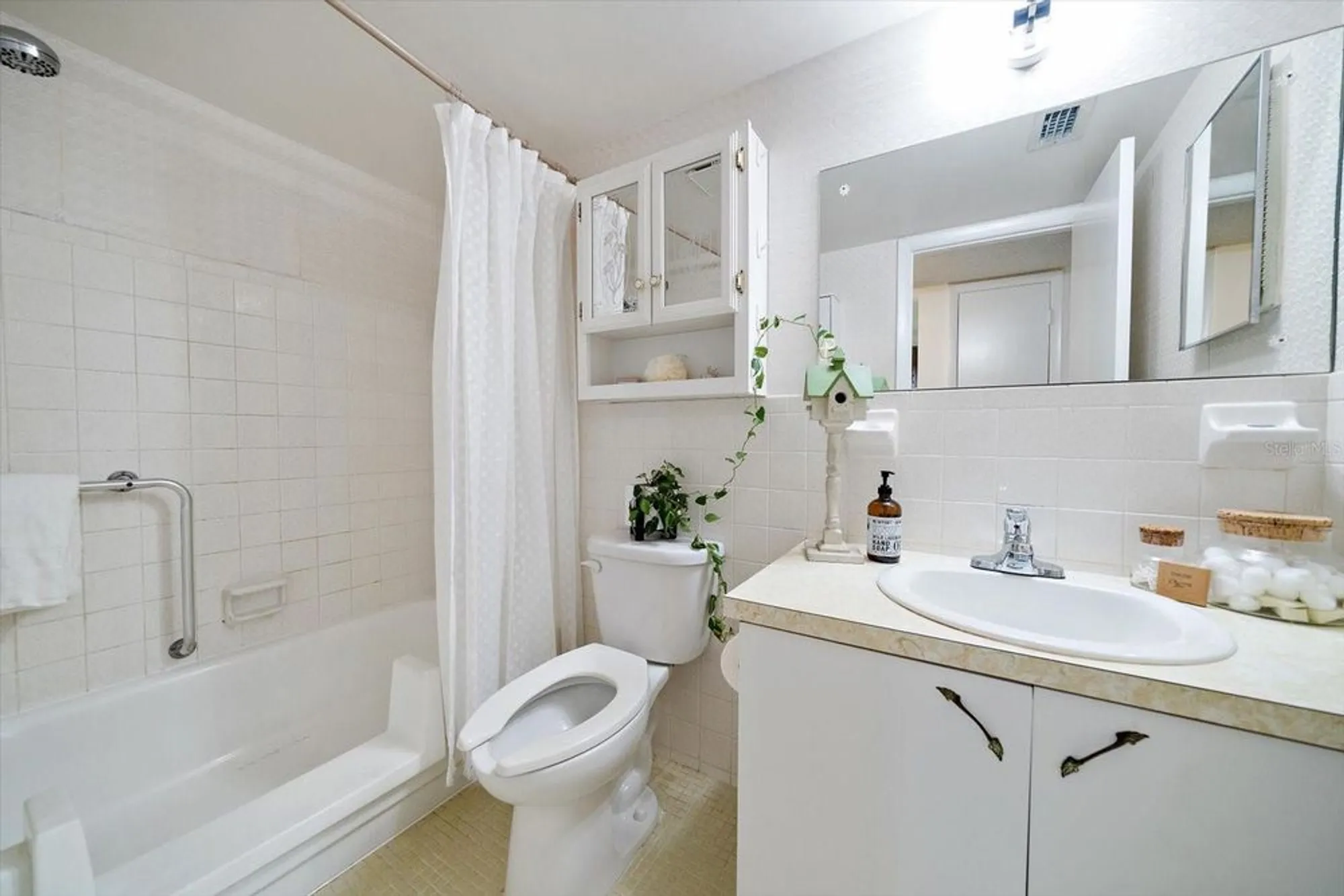 Property Slideshow image 17 of 34 | 2466 ecuadorian way 38, Clearwater, FL, 33763