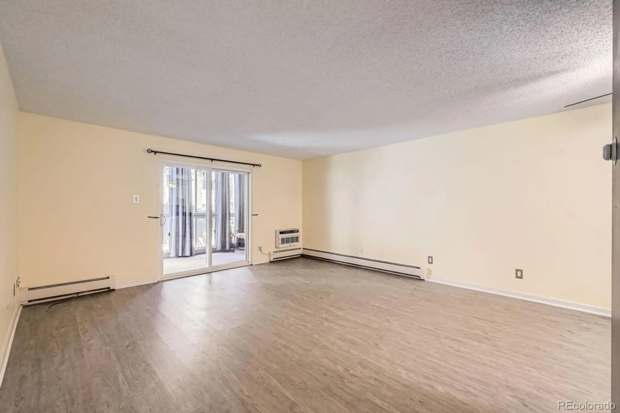 Property Slideshow image 7 of 17 | 3124 s wheeling way apt 102, Aurora, CO, 80014