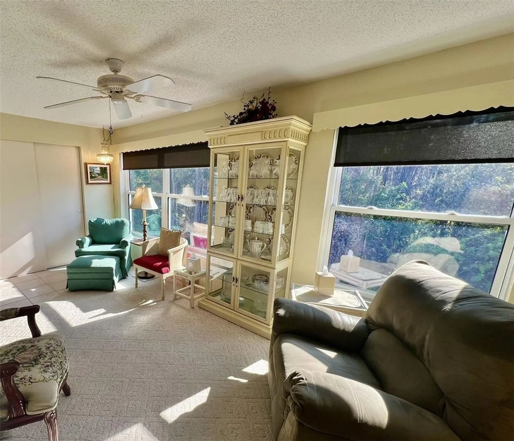 Property Slideshow image 13 of 44 | 2461 rhodesian dr 51, Clearwater, FL, 33763