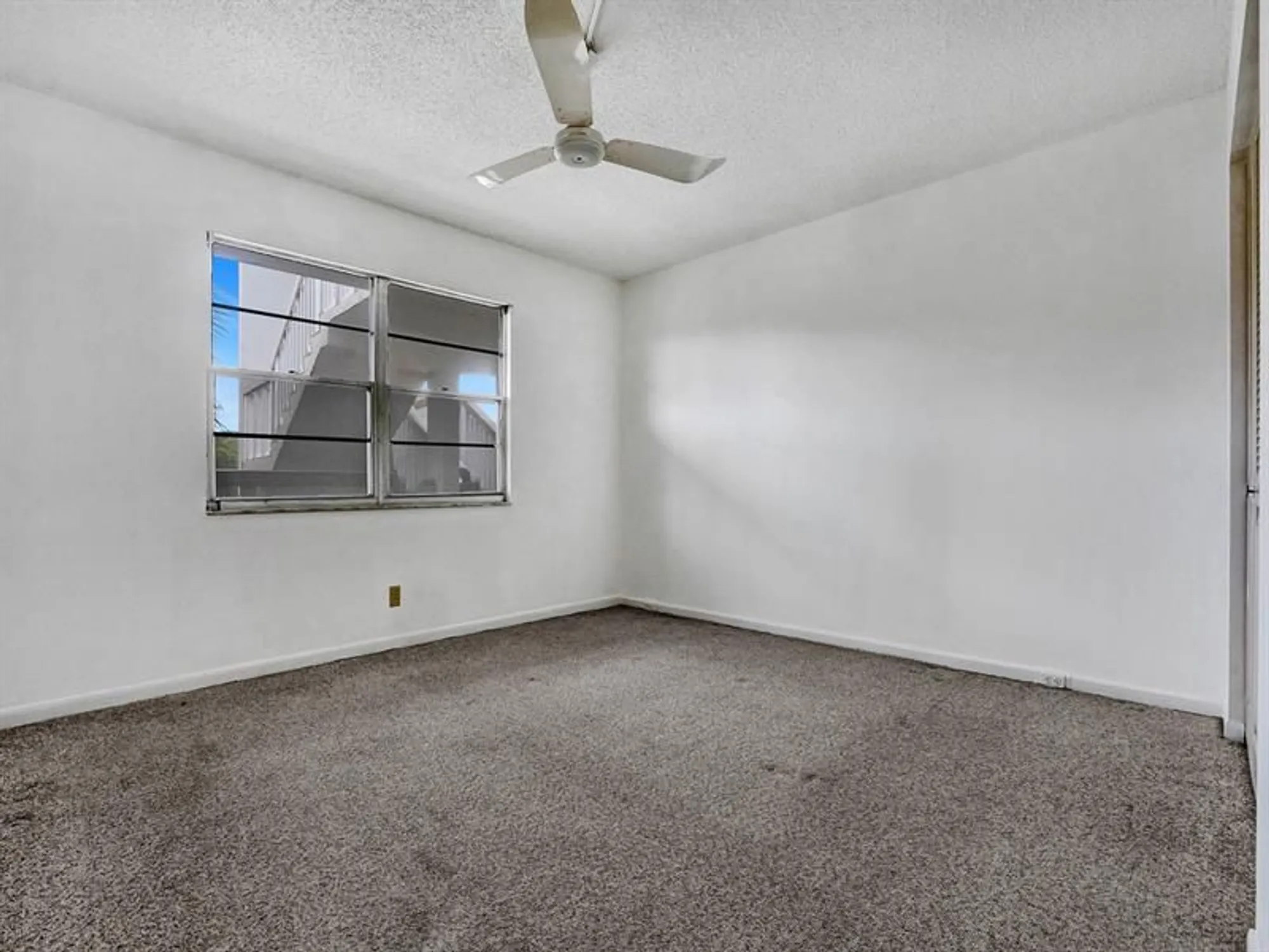 Property Slideshow image 14 of 64 | 3002 portofino isle c3, Coconut Creek, FL, 33066