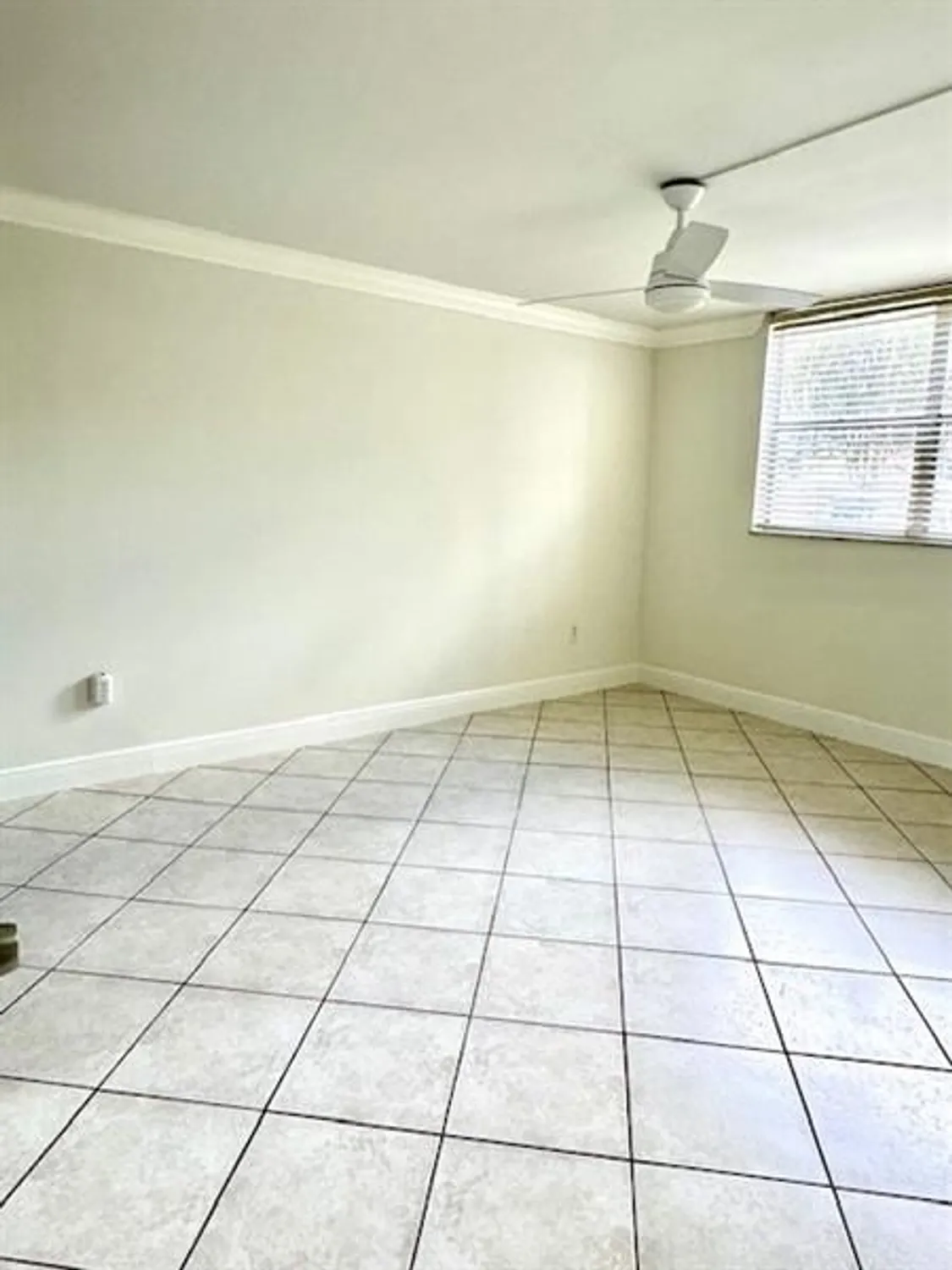 Property Slideshow image 9 of 21 | 9091 lime bay blvd apt 109, Tamarac, FL, 33321