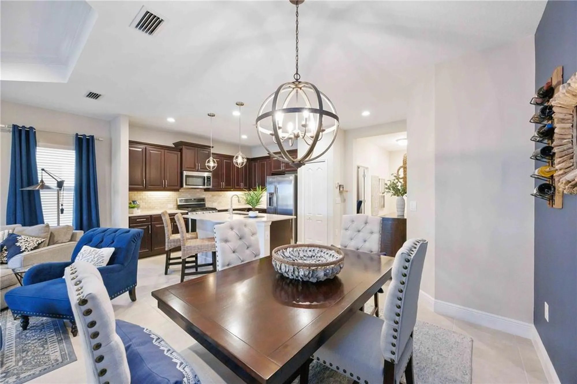Property Slideshow image 25 of 70 | 21625 avon park ct, Venice, FL, 34293