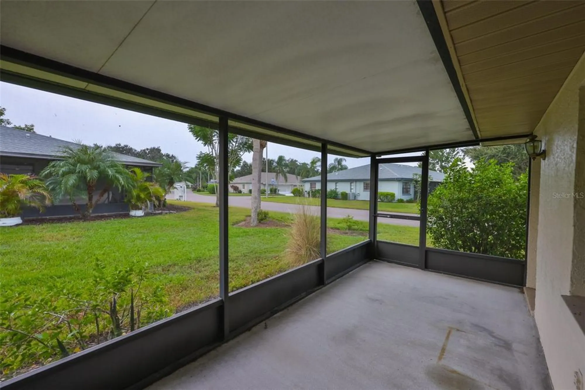 Property Slideshow image 30 of 87 | 2122 hereford dr # 511, Sun City Center, FL, 33573