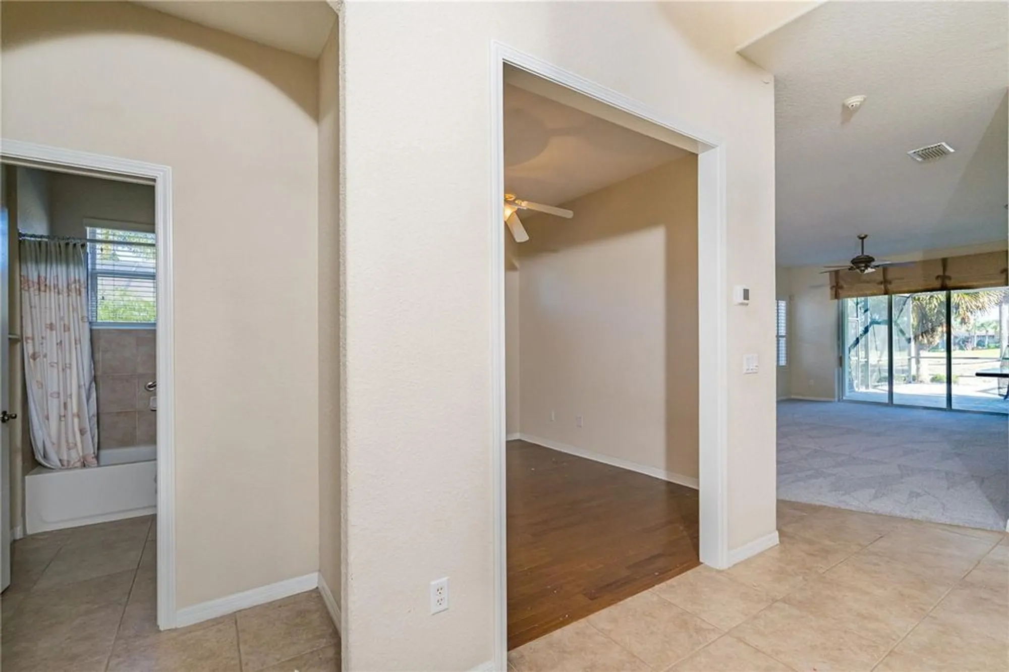 Property Slideshow image 15 of 48 | 1038 emerald dunes dr, Sun City Center, FL, 33573