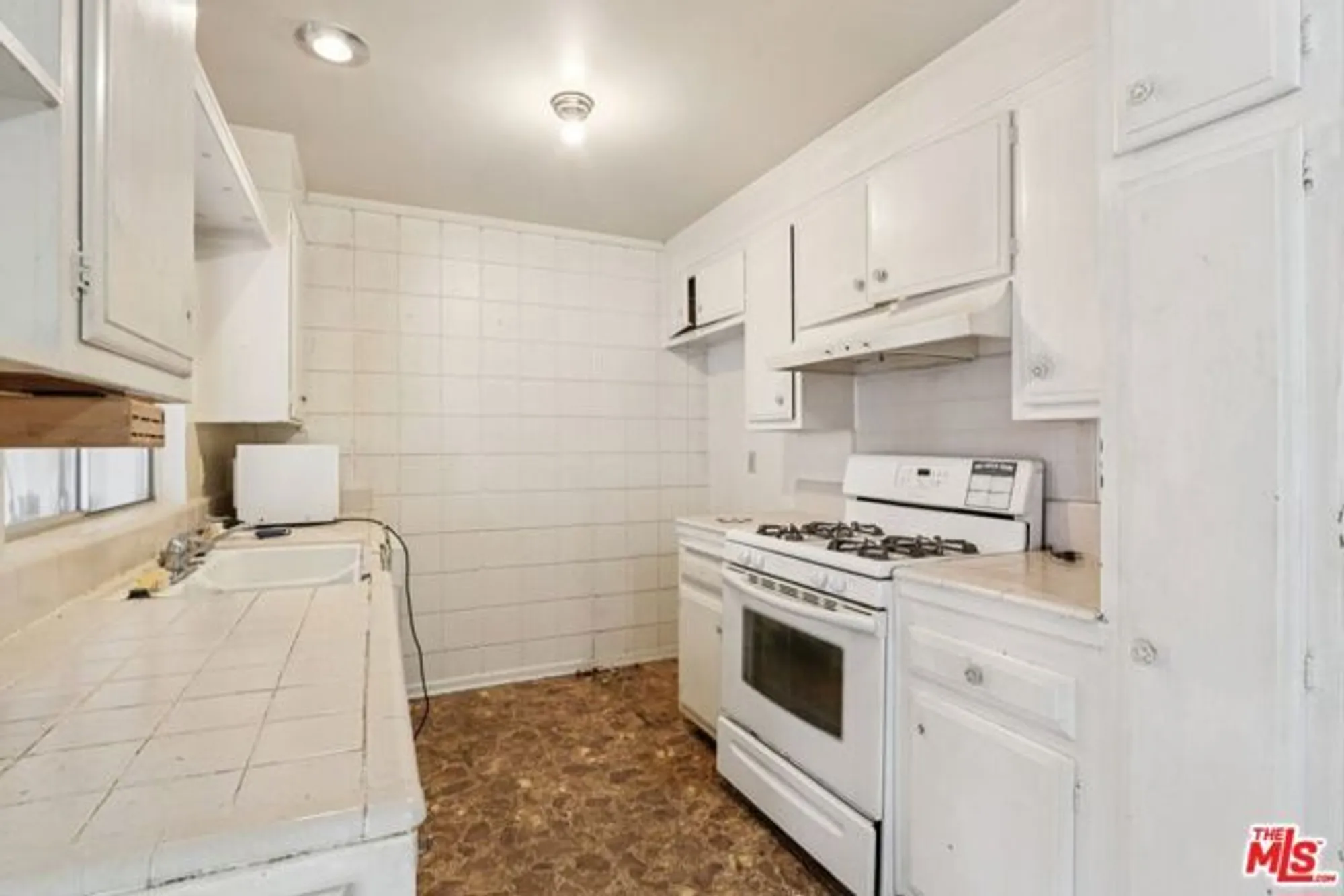 Property Slideshow image 8 of 15 | 160 w fiesta grn, Port Hueneme, CA, 93041