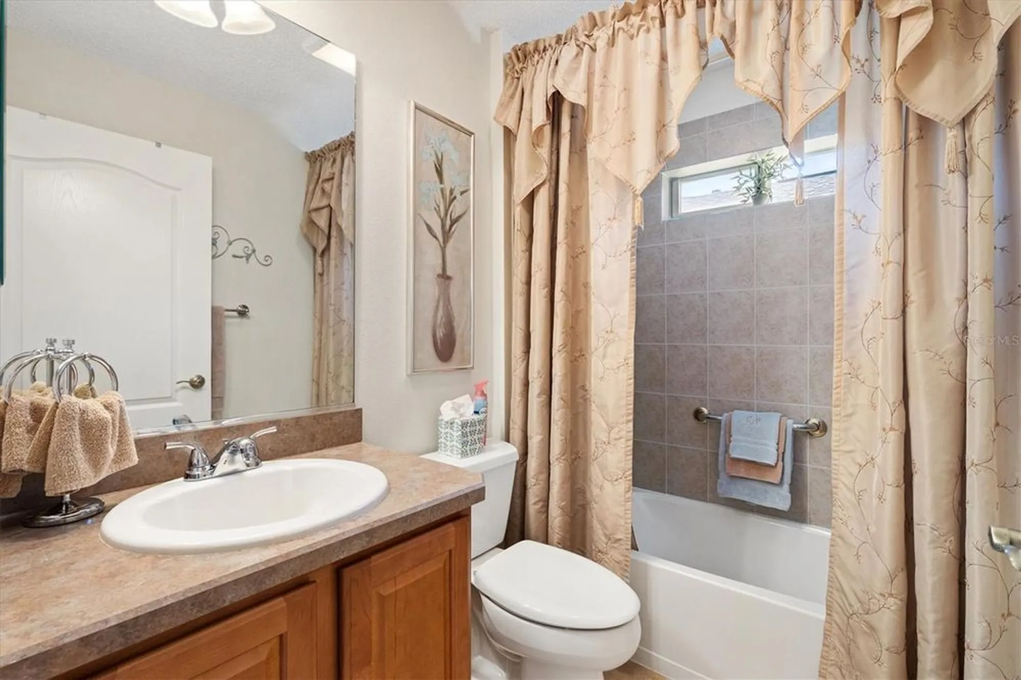 Property Slideshow image 28 of 37 | 552 society hill cir, The Villages, FL, 32162