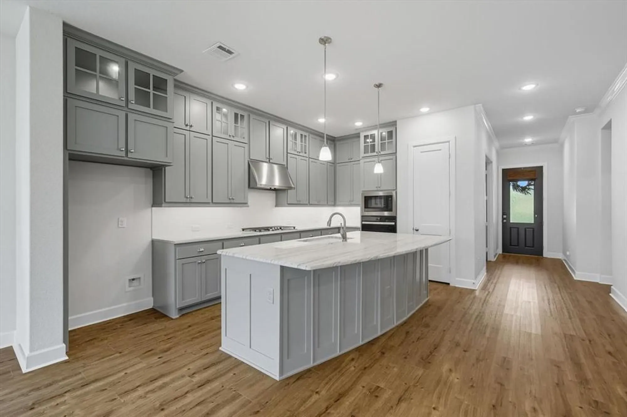 Property Slideshow image 11 of 40 | 4815 beaver creek dr, Arlington, TX, 76005