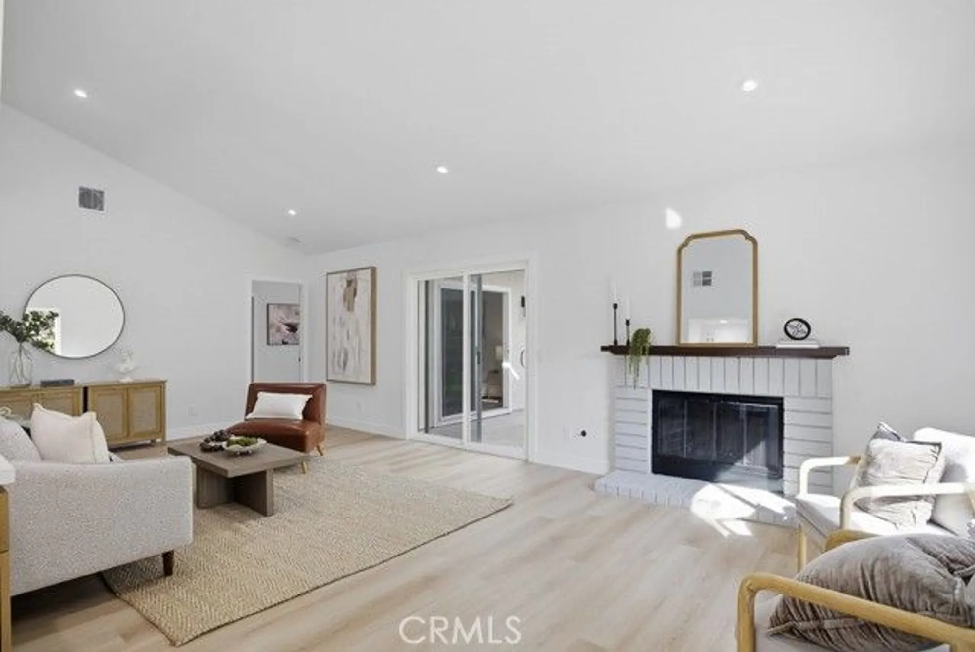 Property Slideshow image 8 of 52 | 1069 belleza st, Camarillo, CA, 93012