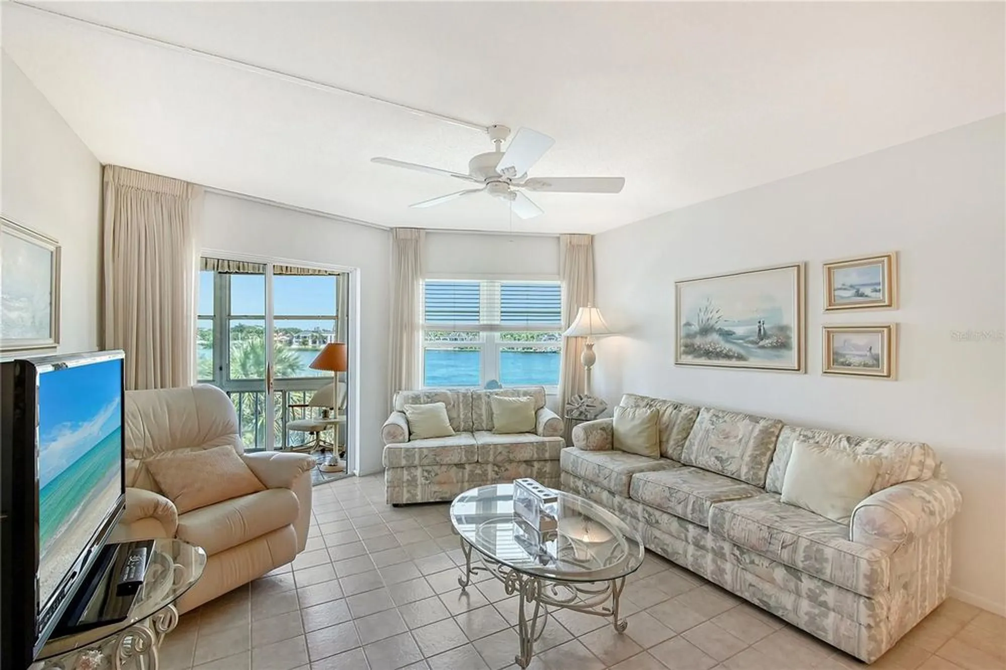 Property Slideshow image 5 of 37 | 1350 n portofino dr apt 402, Sarasota, FL, 34242