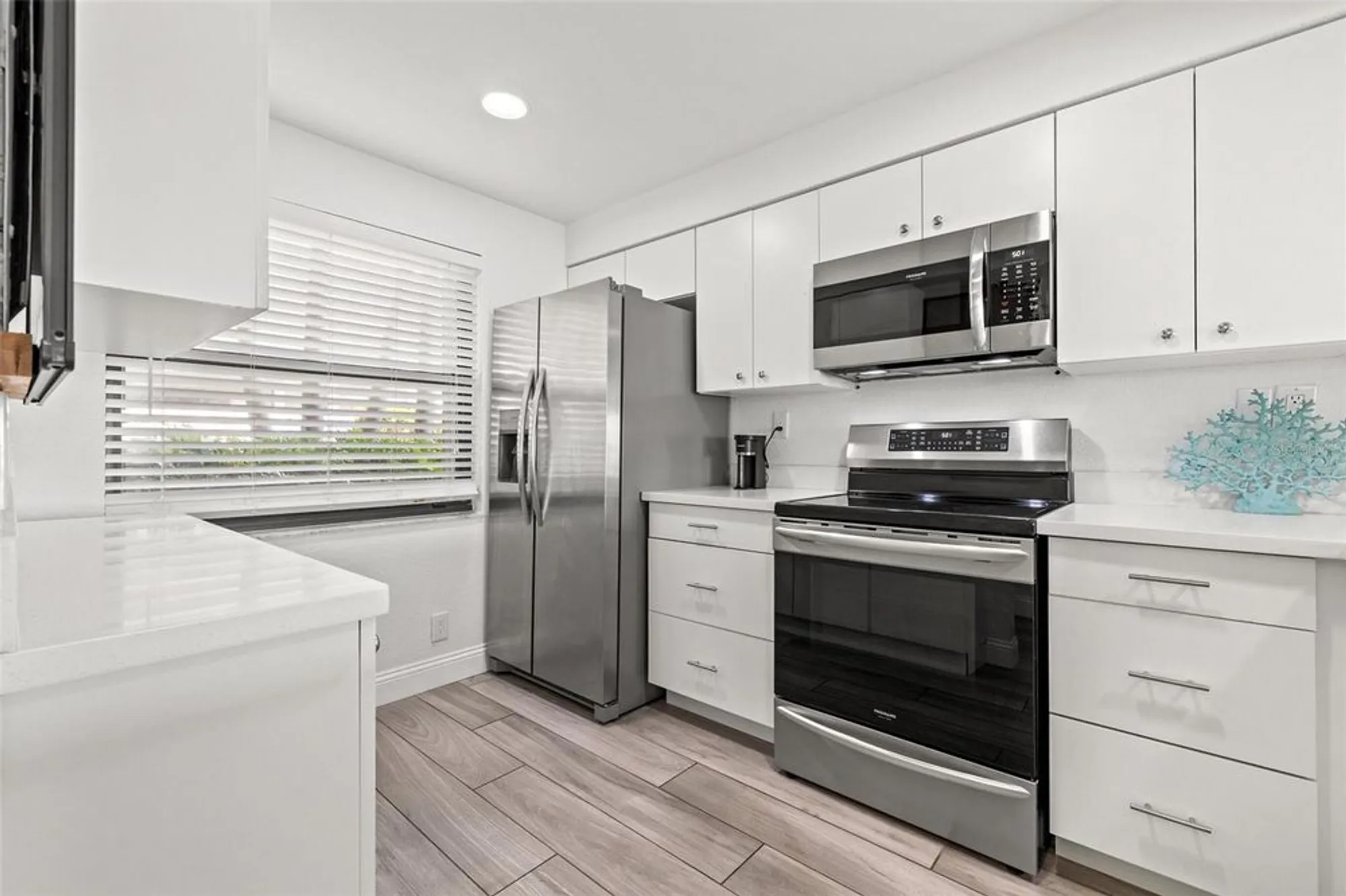 Property Slideshow image 7 of 38 | 6265 sun blvd apt 101, Saint Petersburg, FL, 33715