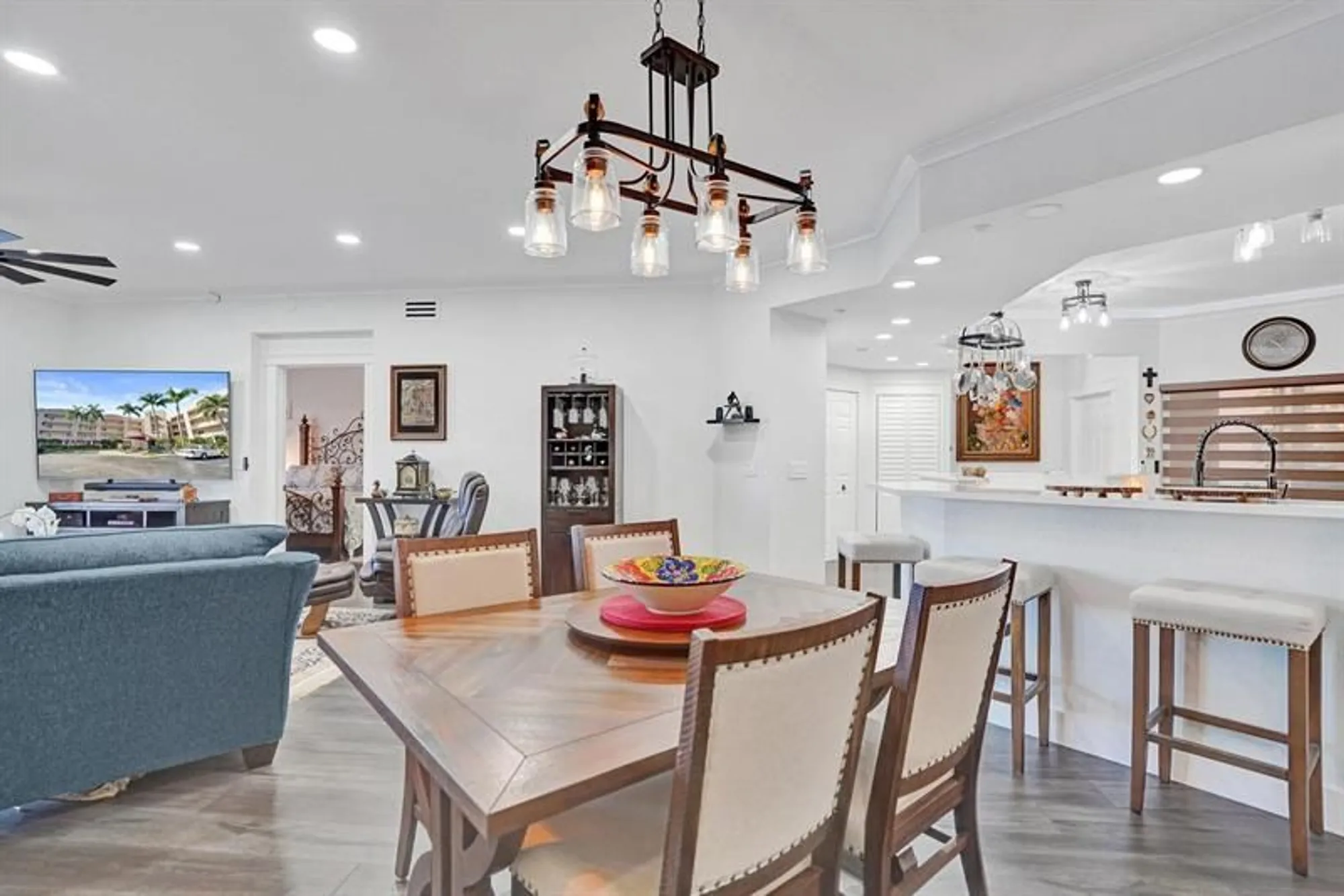 Property Slideshow image 15 of 57 | 7755 yardley dr 209, Tamarac, FL, 33321