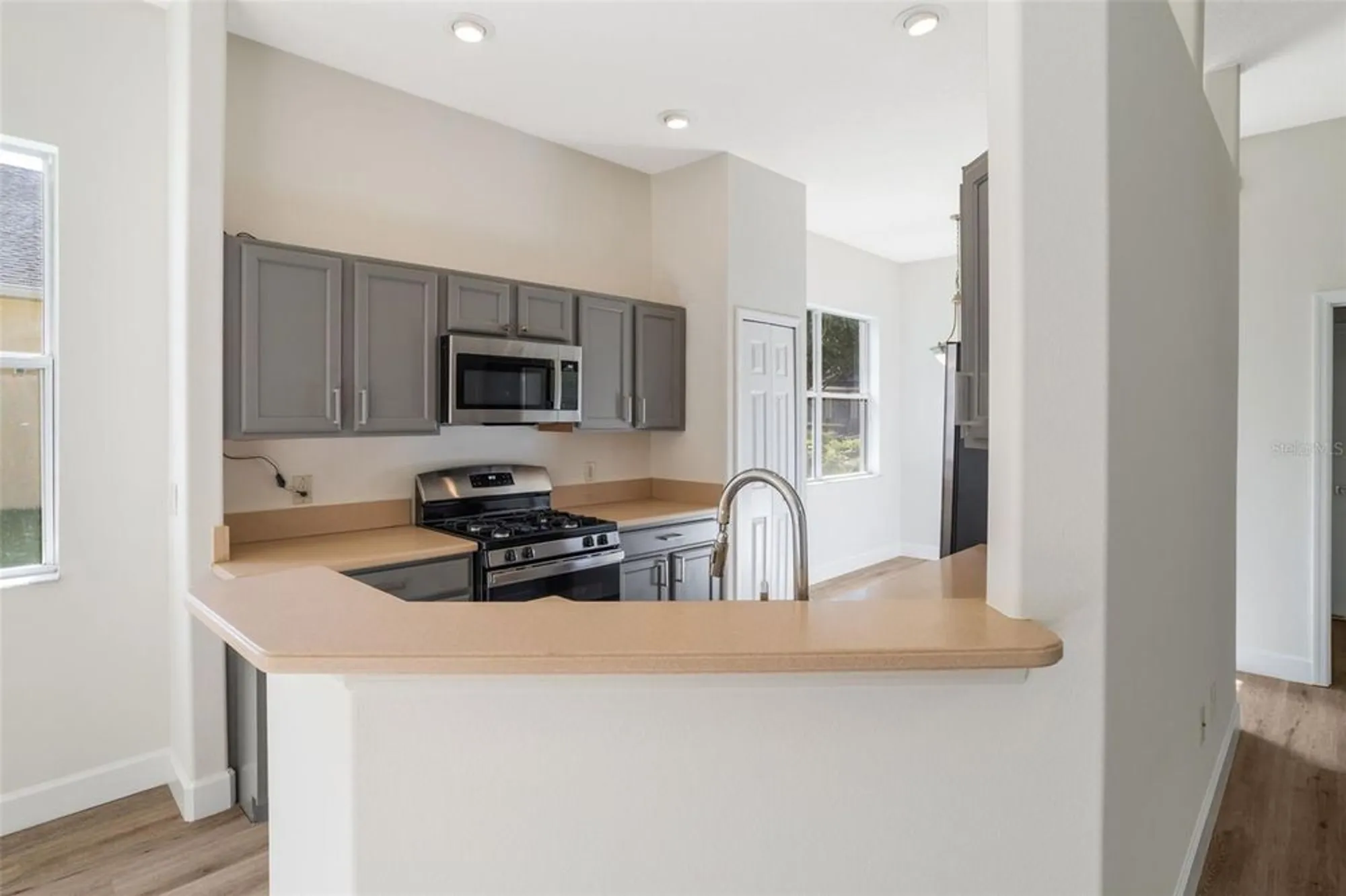 Property Slideshow image 3 of 50 | 103 crescent moon dr, Groveland, FL, 34736