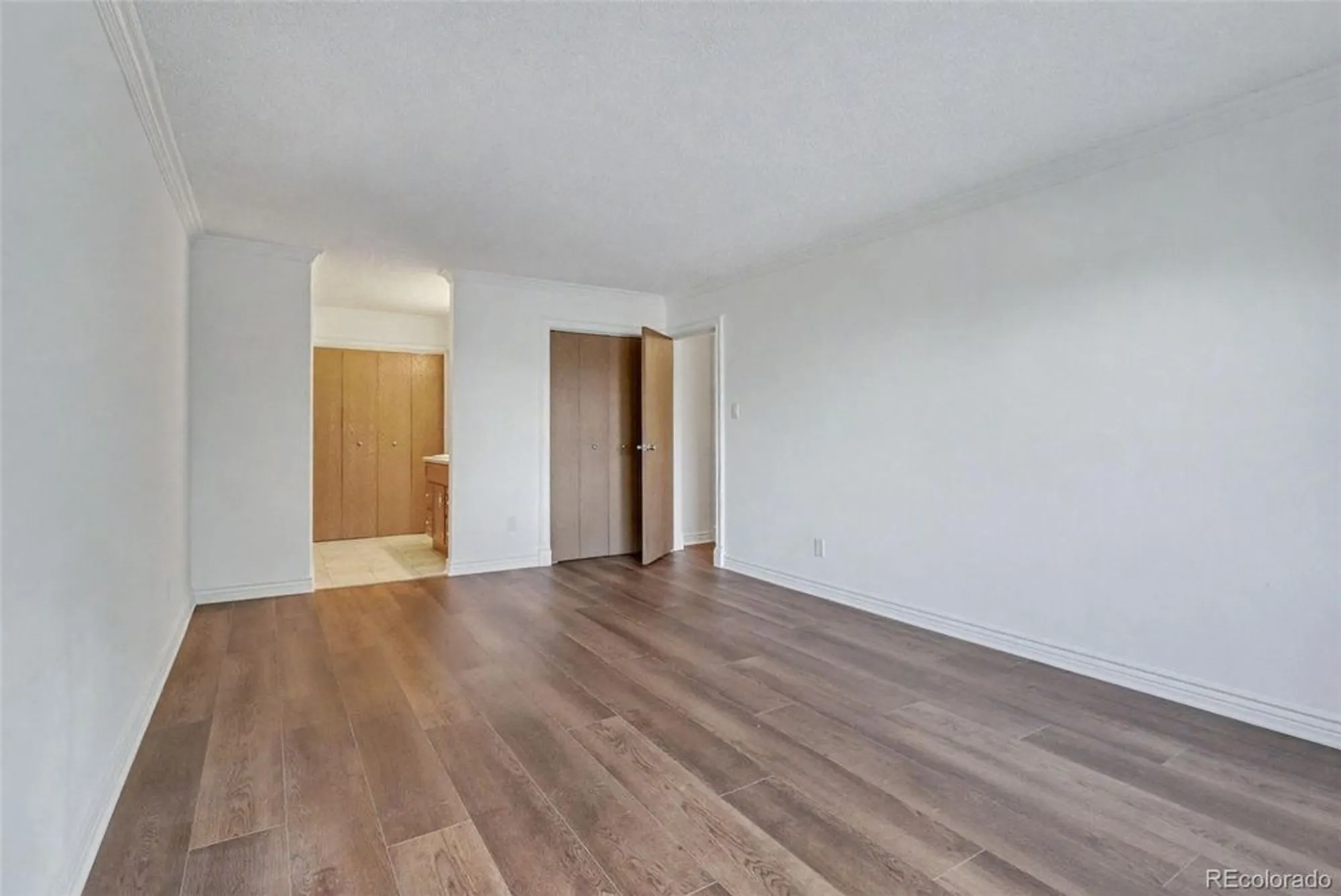 Property Slideshow image 17 of 50 | 14390 e marina dr 302, Aurora, CO, 80014