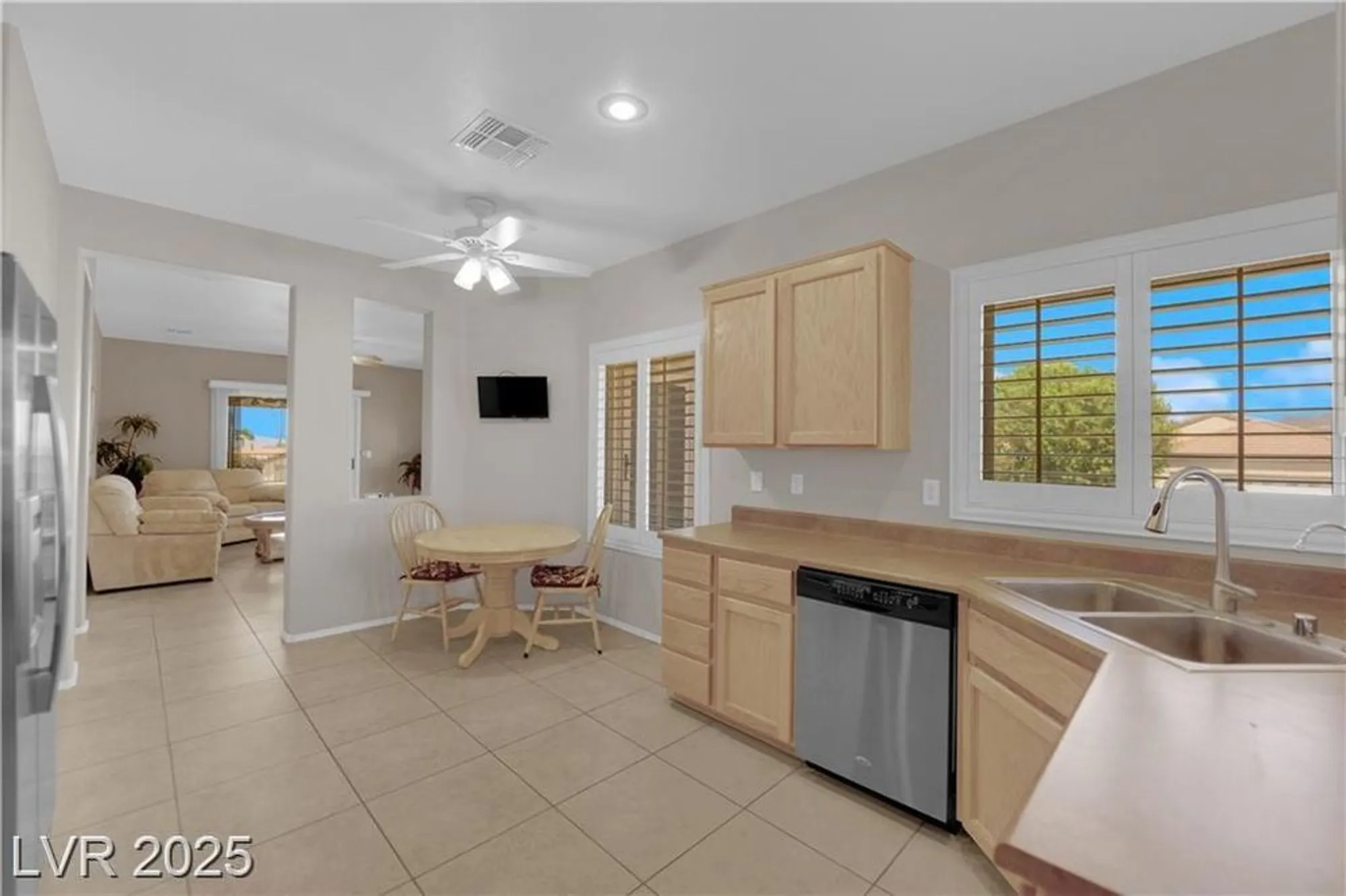 Property Slideshow image 6 of 24 | 2504 libretto ave, Henderson, NV, 89052