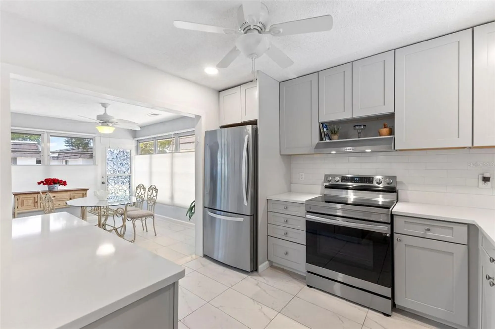 Property Slideshow image 2 of 18 | 3978 overlook bnd # 25, Sarasota, FL, 34232