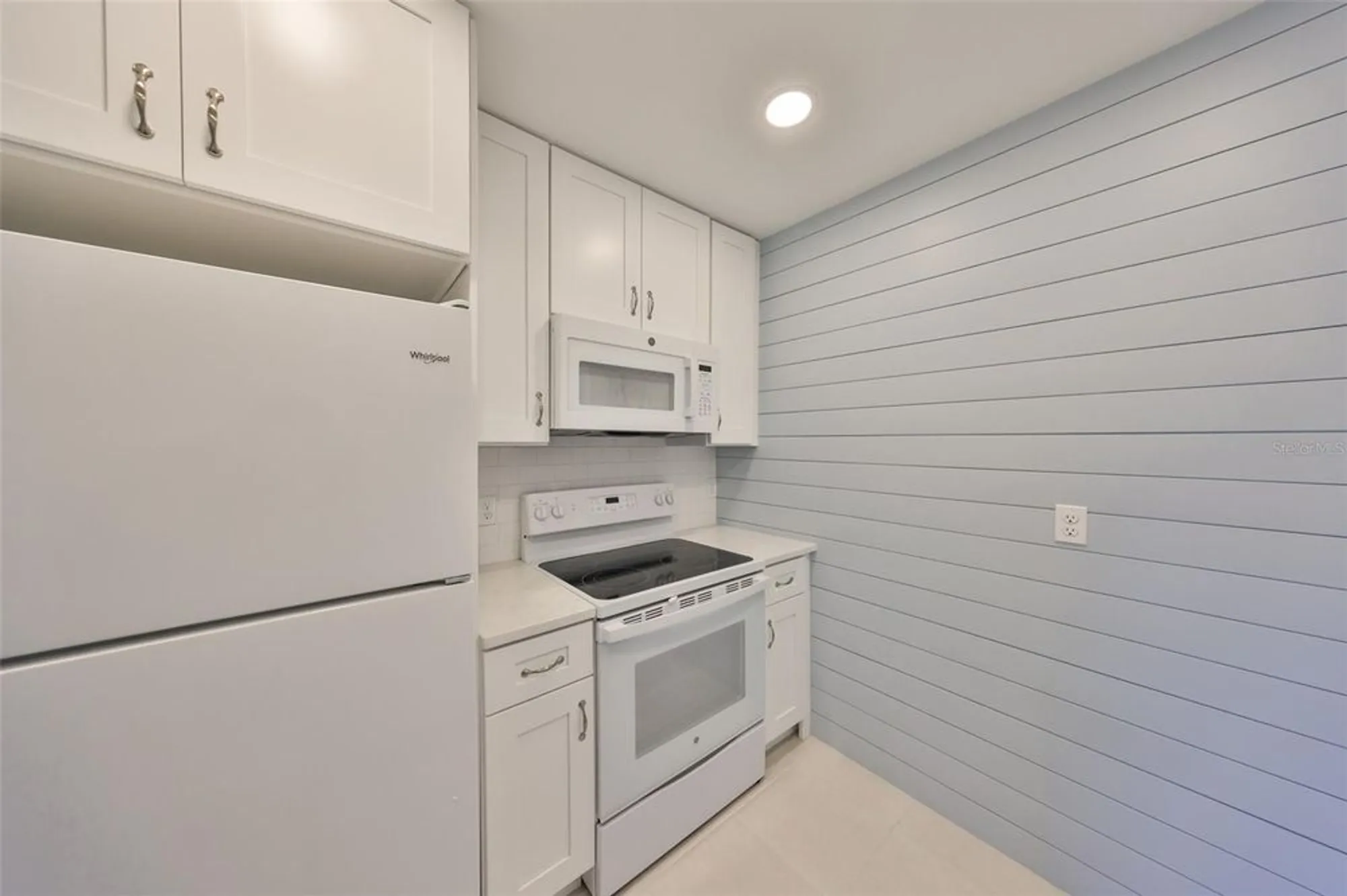 Property Slideshow image 14 of 38 | 124 gloucester blvd 355j, Sun City Center, FL, 33573