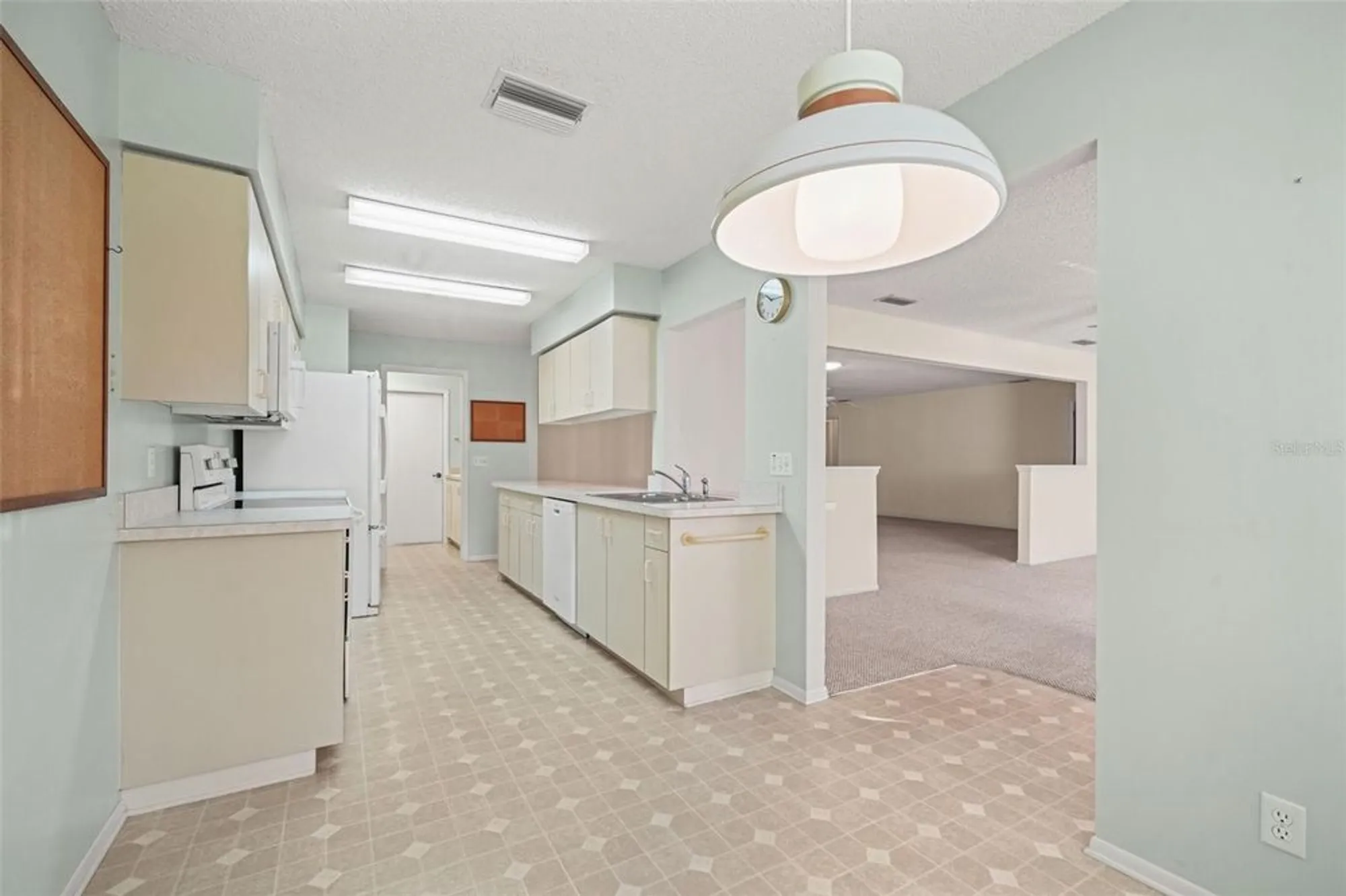 Property Slideshow image 16 of 62 | 3108 appleblossom trl, Spring Hill, FL, 34606