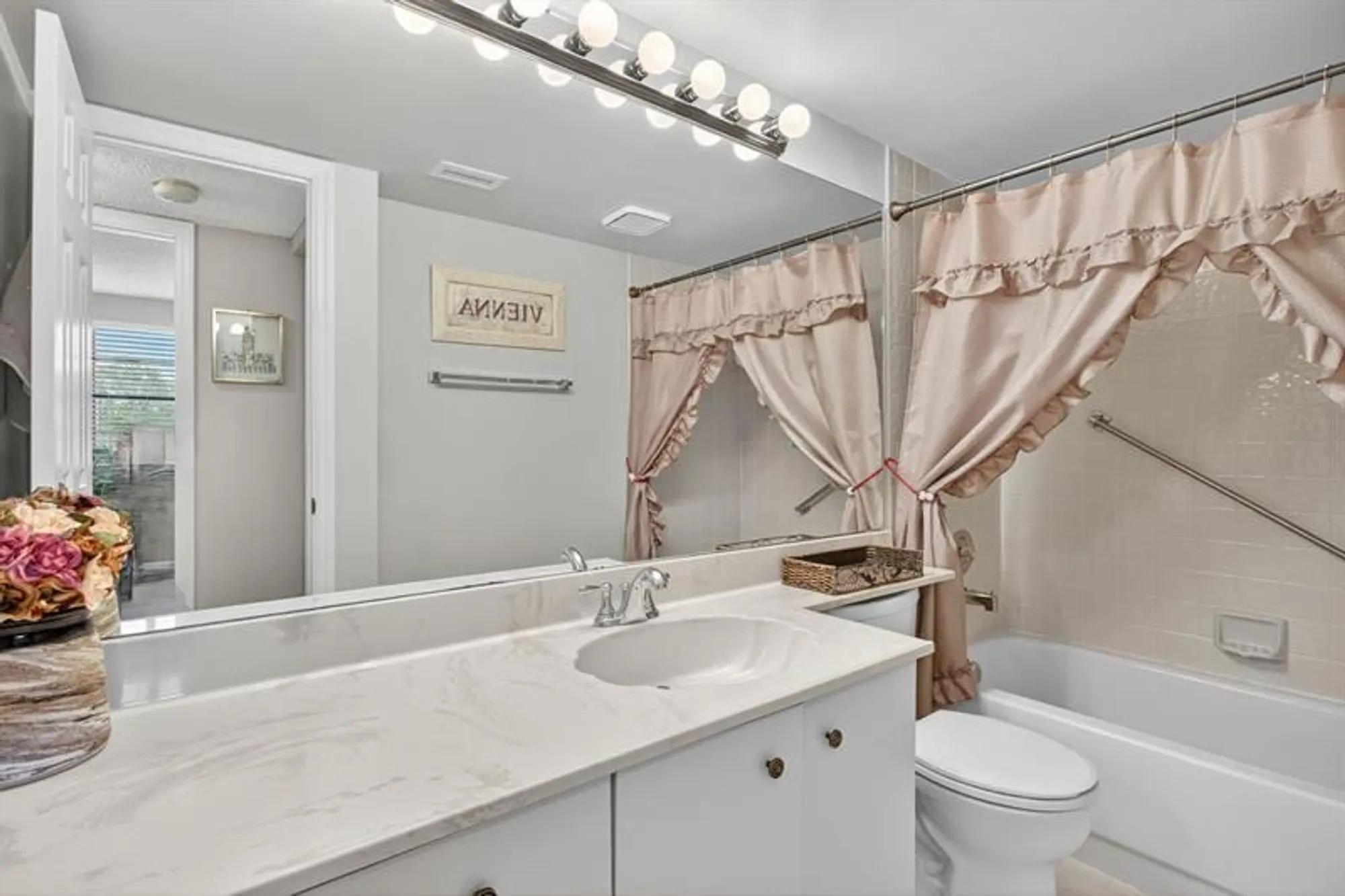 Property Slideshow image 12 of 56 | 7445 fairfax dr 209, Tamarac, FL, 33321