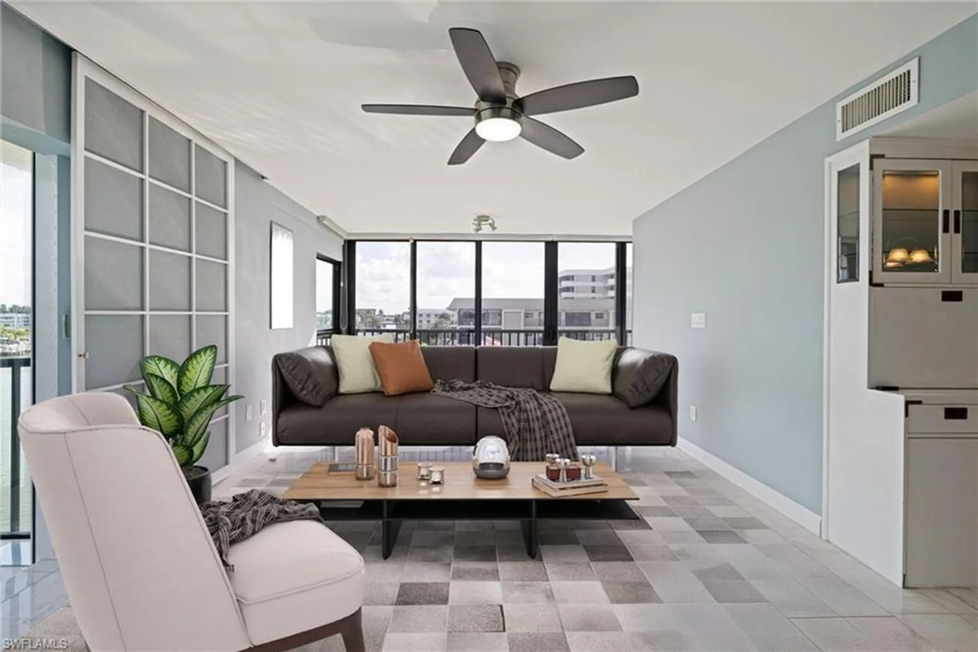 Property Slideshow image 8 of 49 | 3200 gulf shore blvd 401, Naples, FL, 34103