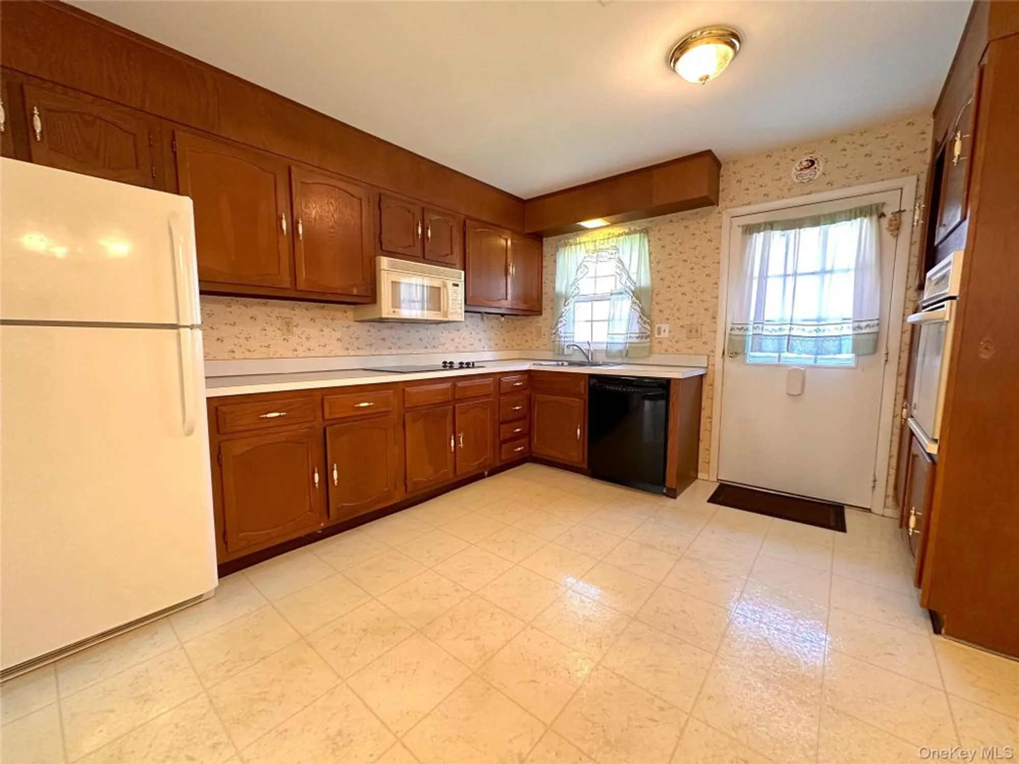 Property Slideshow image 7 of 15 | 215 woodbridge dr a, Ridge, NY, 11961
