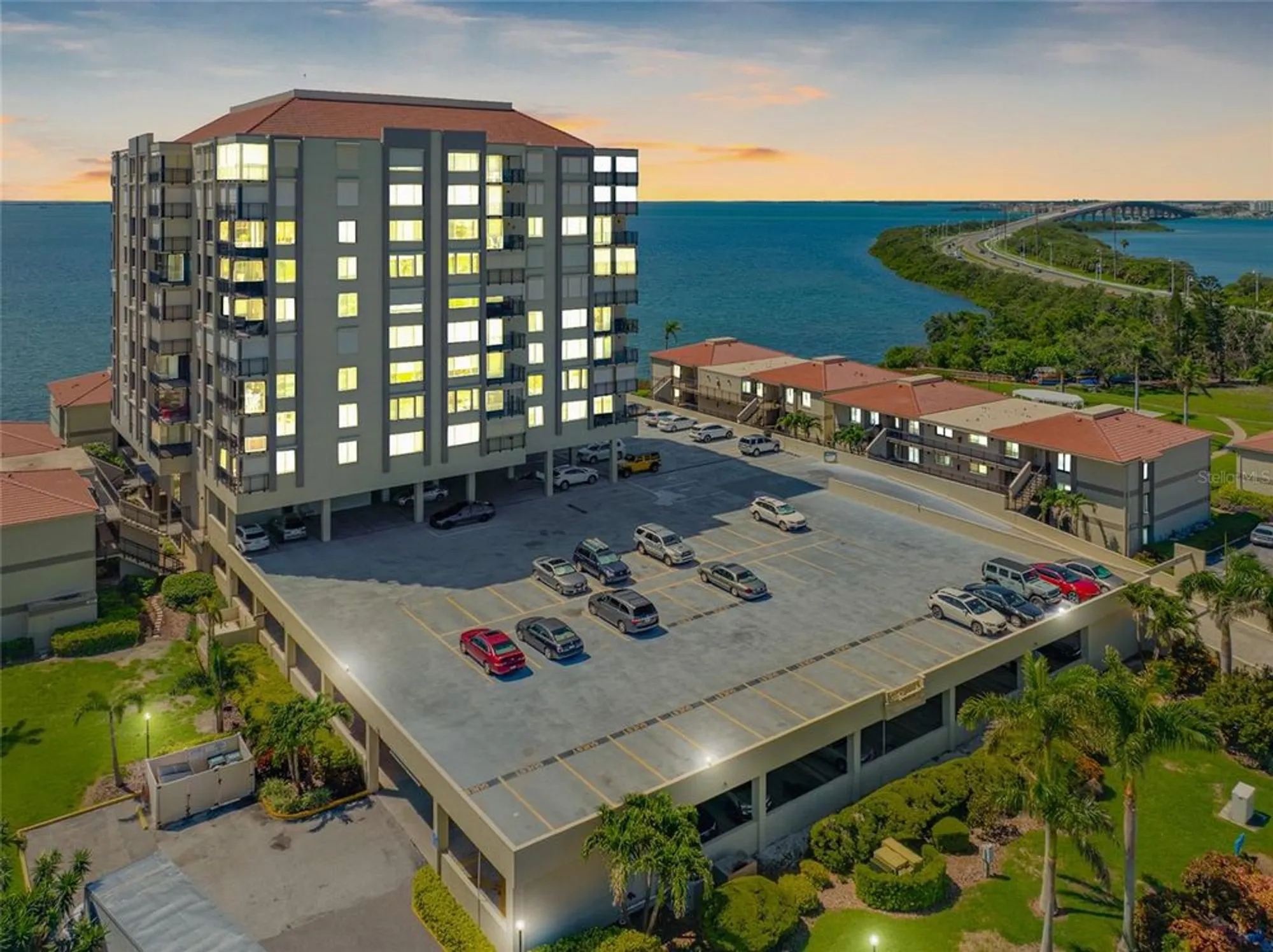 Property Slideshow image 2 of 54 | 6372 palma del mar blvd s apt 601, St Petersburg, FL, 33715