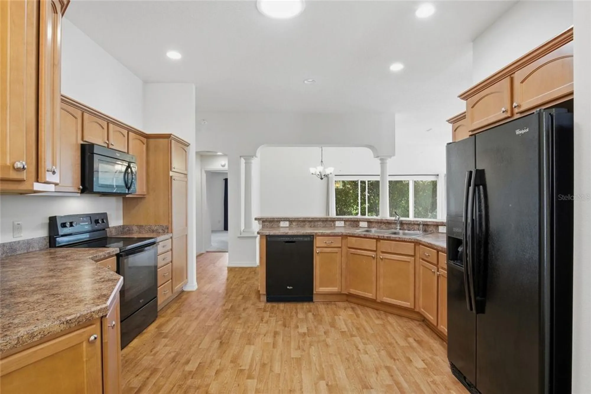 Property Slideshow image 10 of 38 | 1923 useppa oaks ln, The Villages, FL, 32163