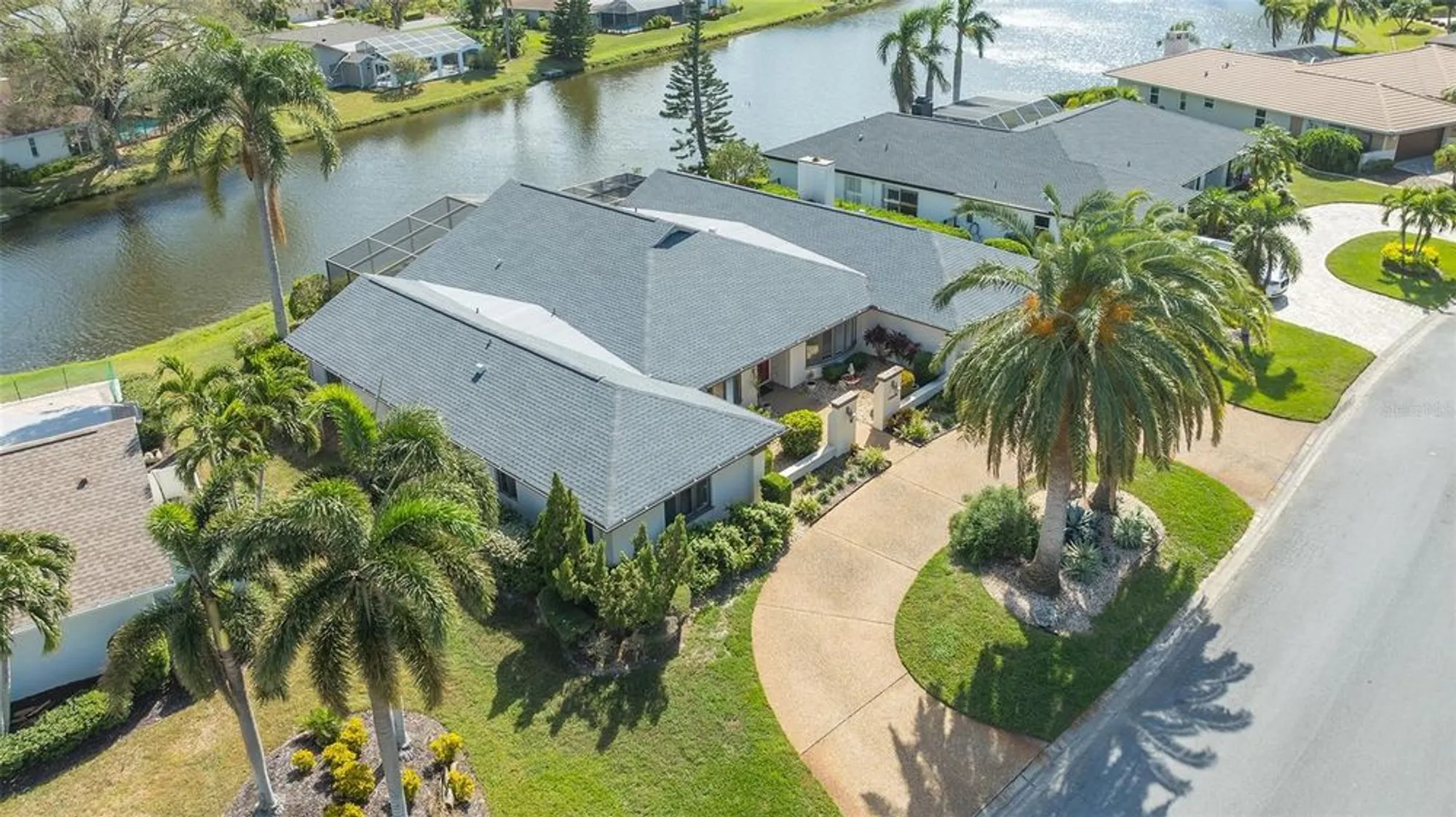 Property Slideshow image 61 of 87 | 5692 country lakes dr, Sarasota, FL, 34243
