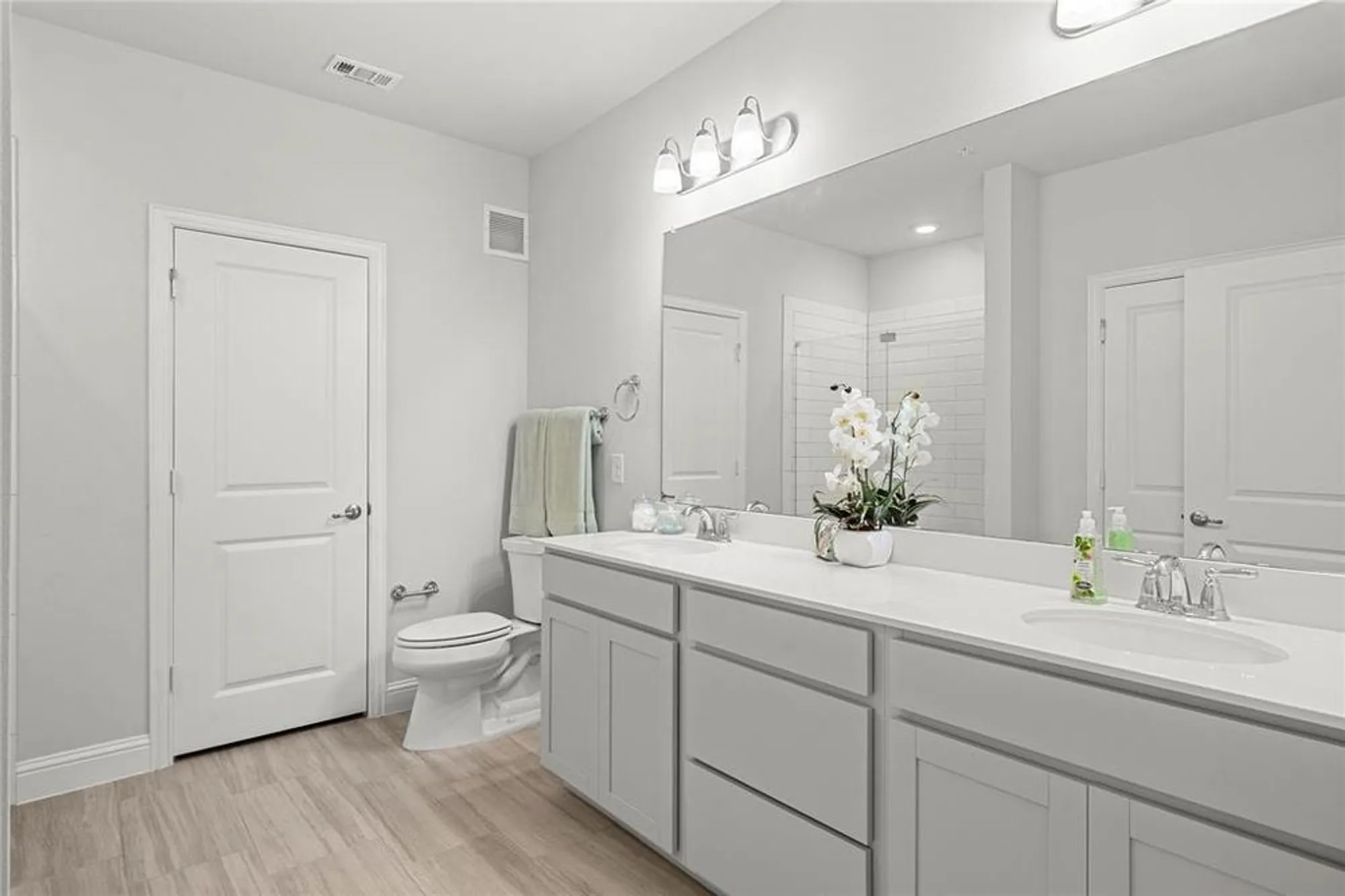 Property Slideshow image 14 of 39 | 651 n watters rd apt 2307, Allen, TX, 75013