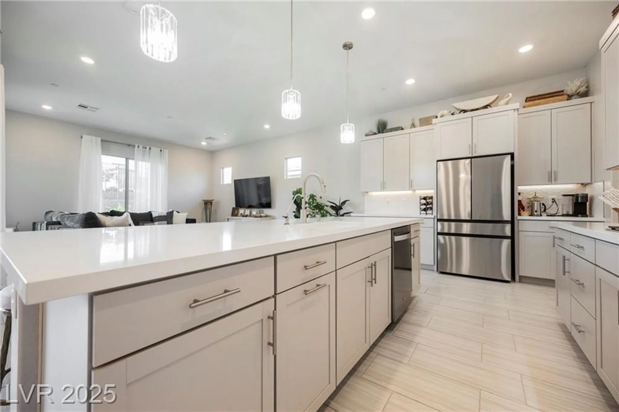 Property Slideshow image 6 of 67 | 10023 chrysolite pl, Las Vegas, NV, 89143